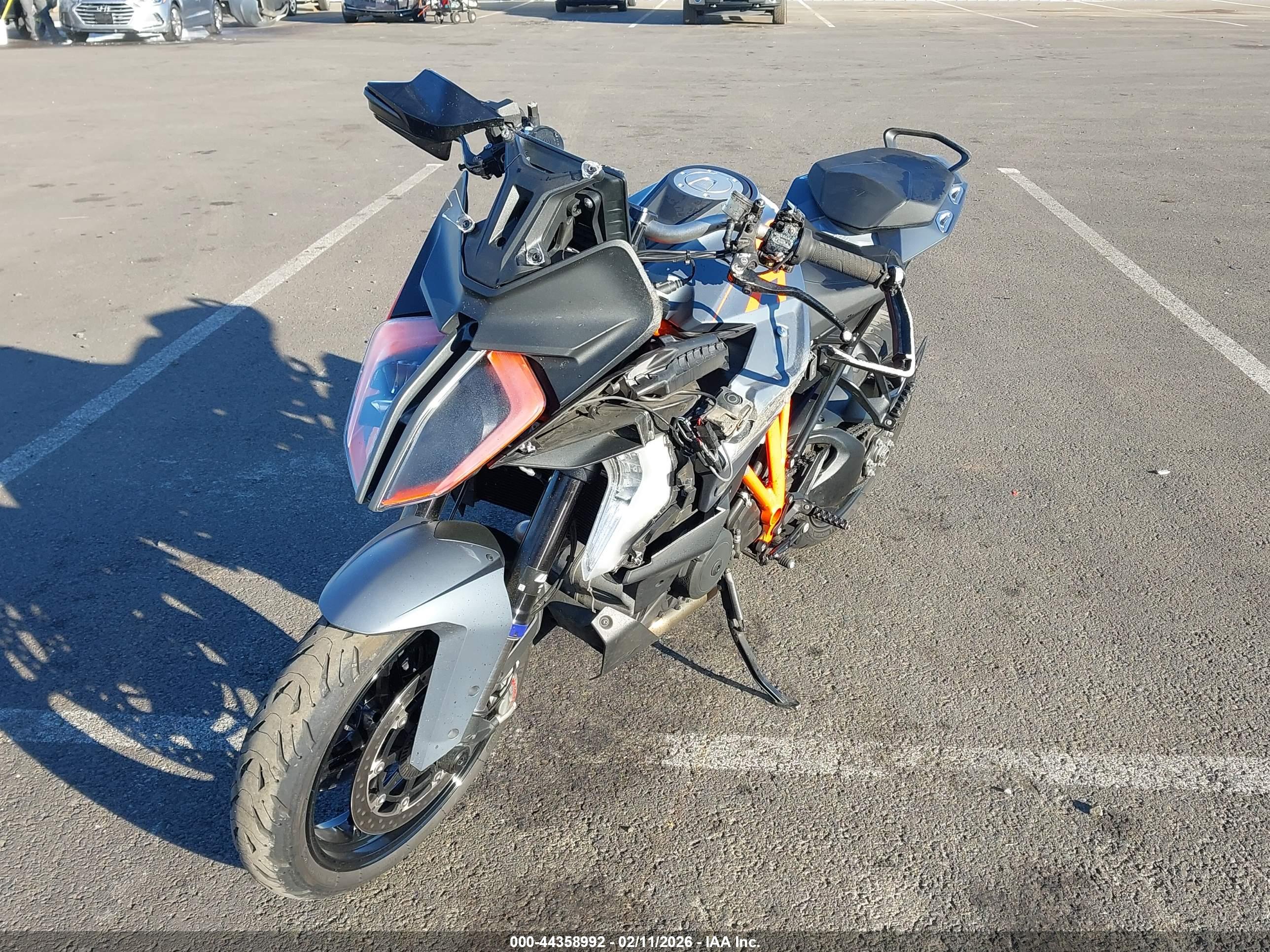 KTM 1290 image 2