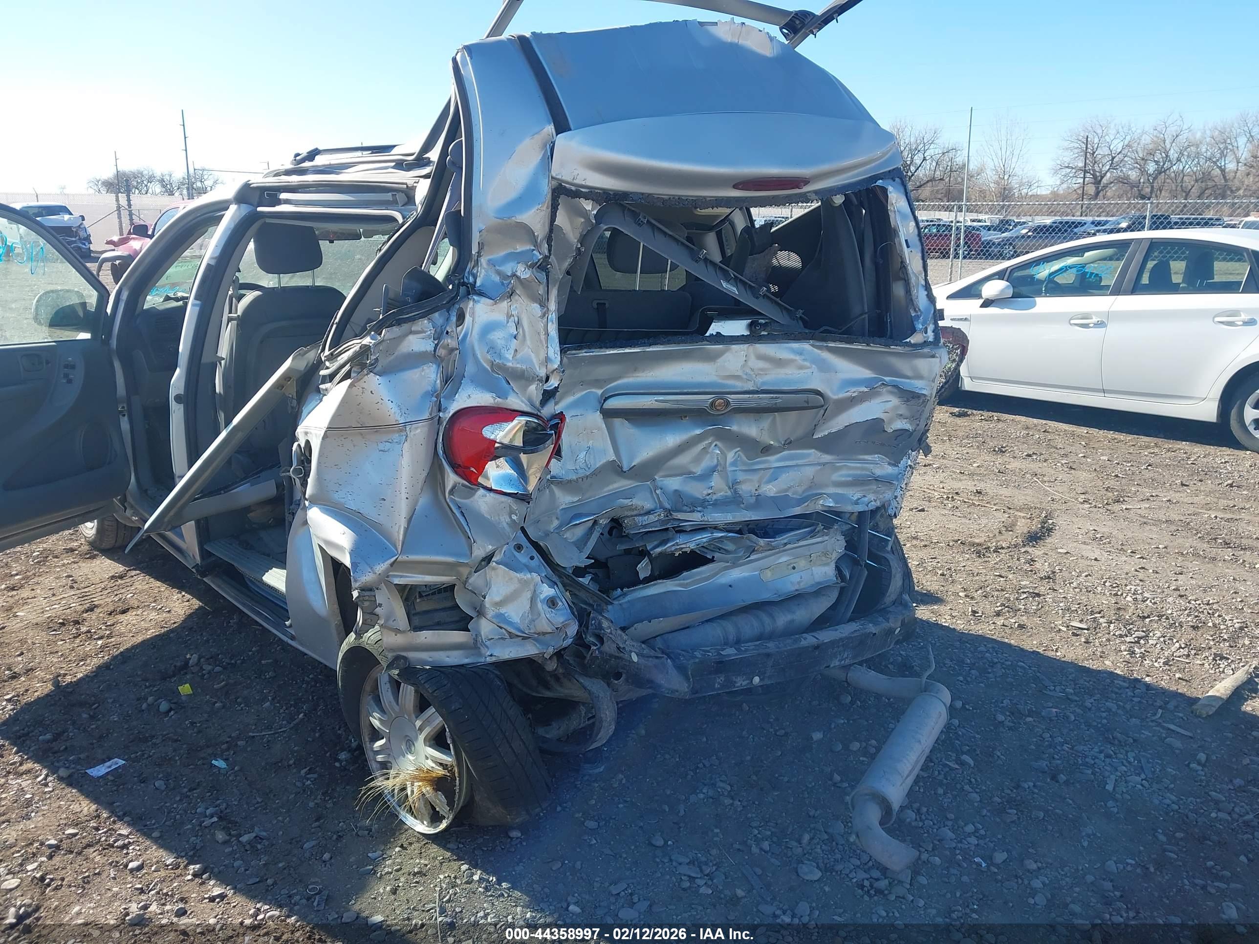CHRYSLER TOWN image 6