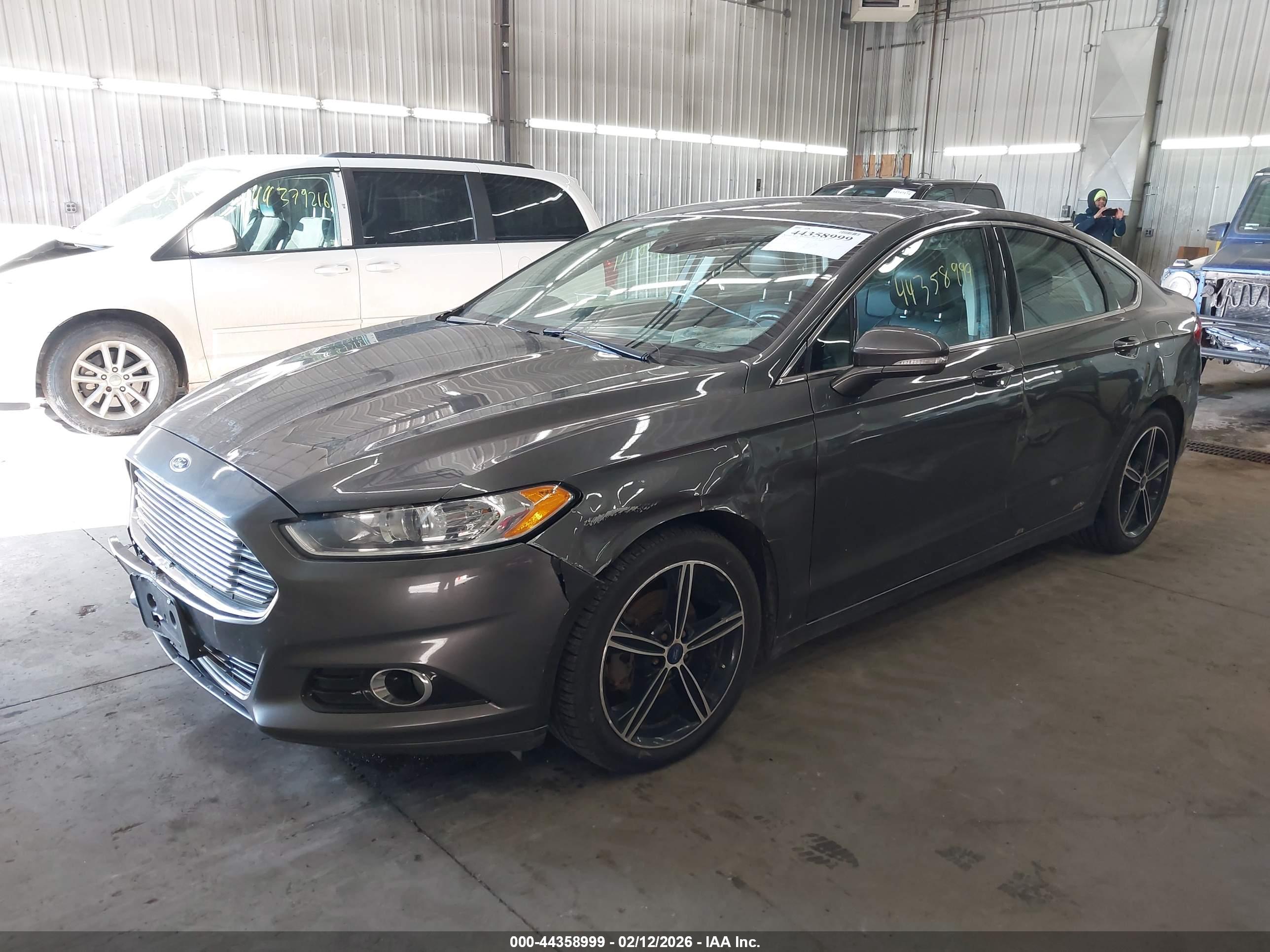 FORD FUSION image 2