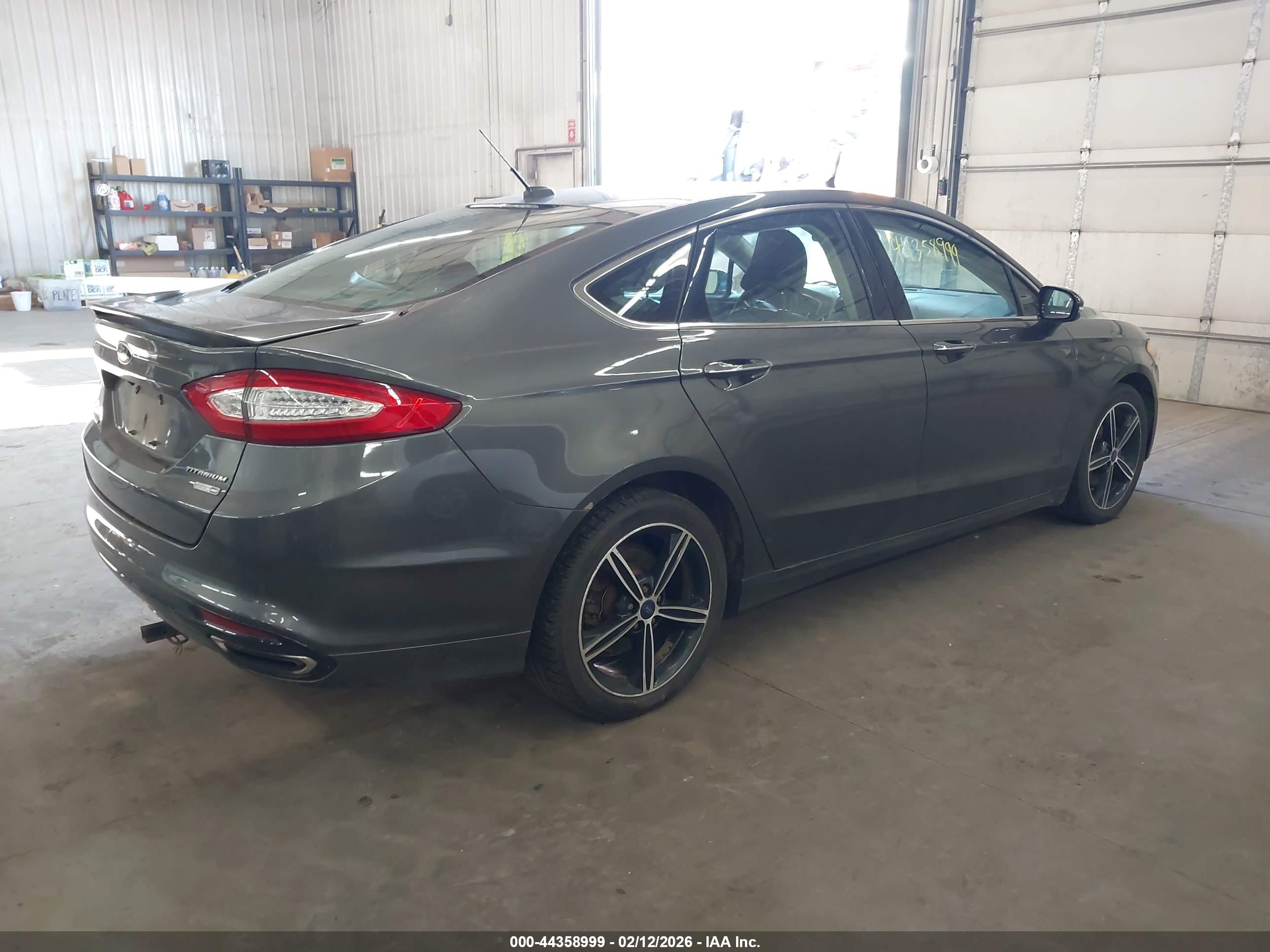 FORD FUSION image 4