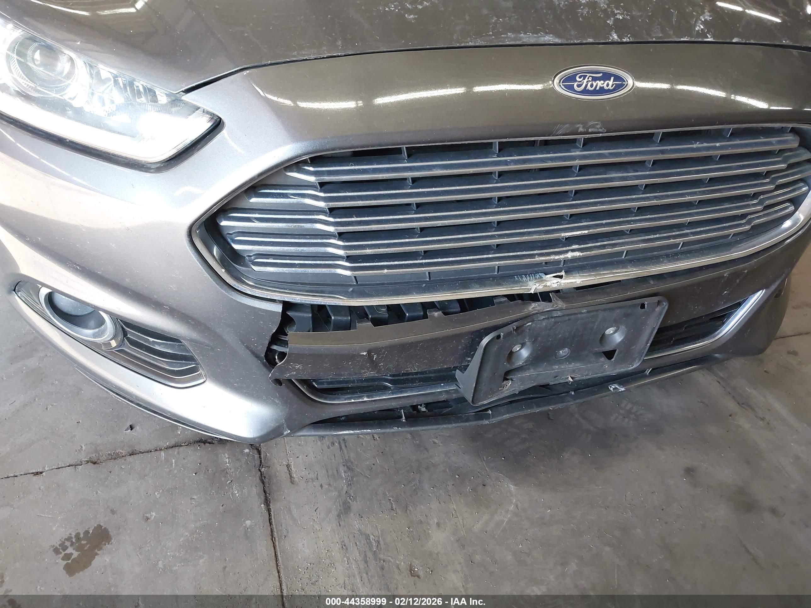 FORD FUSION image 6