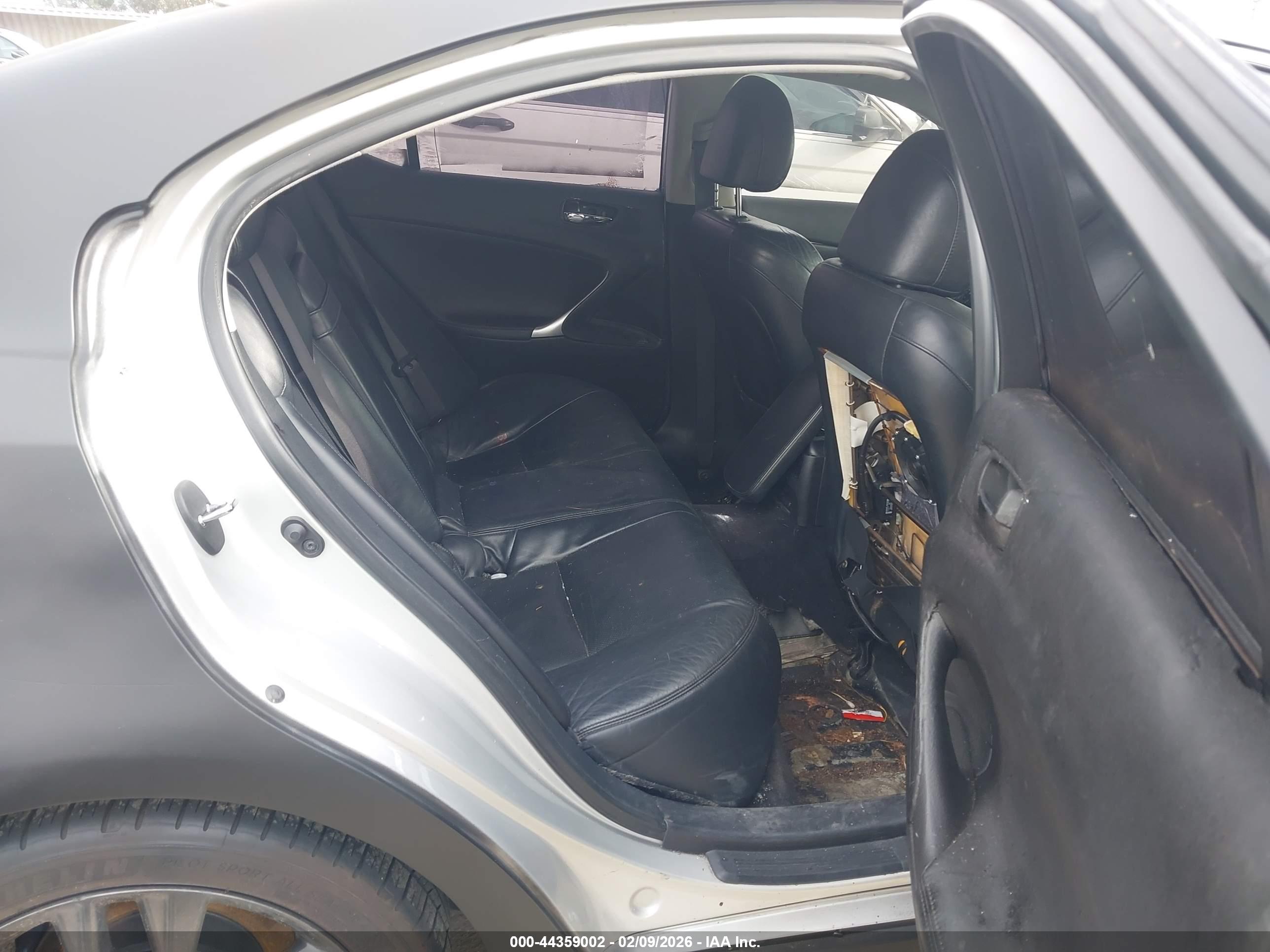 LEXUS IS image 8