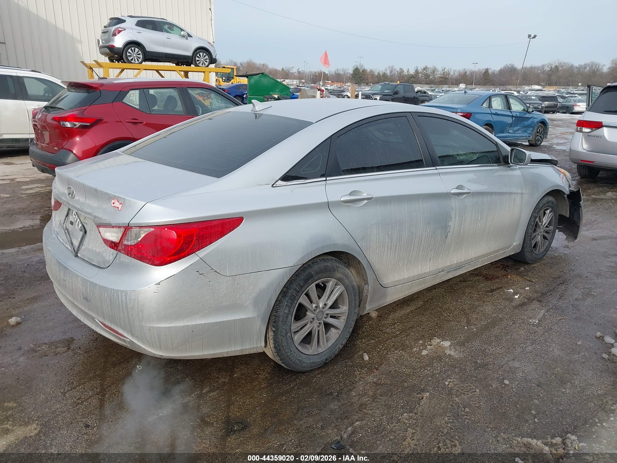HYUNDAI SONATA image 4