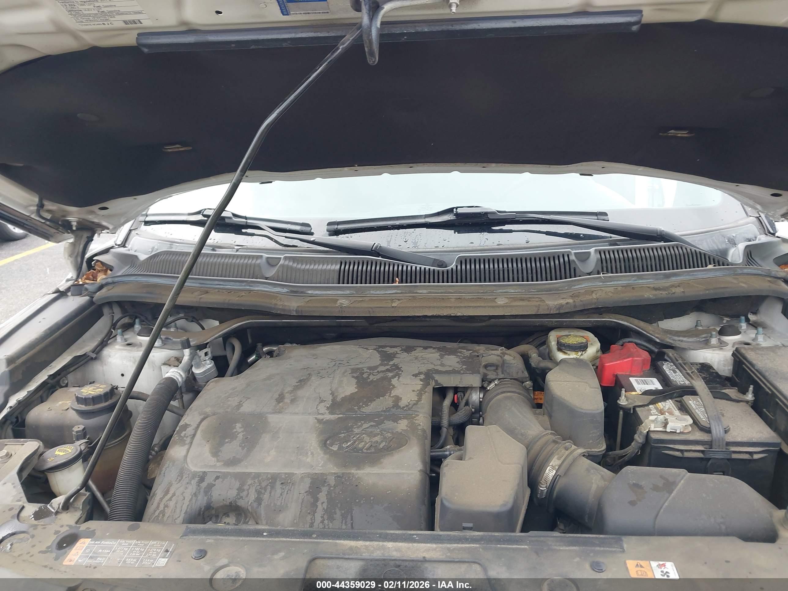 FORD EXPLORER image 10