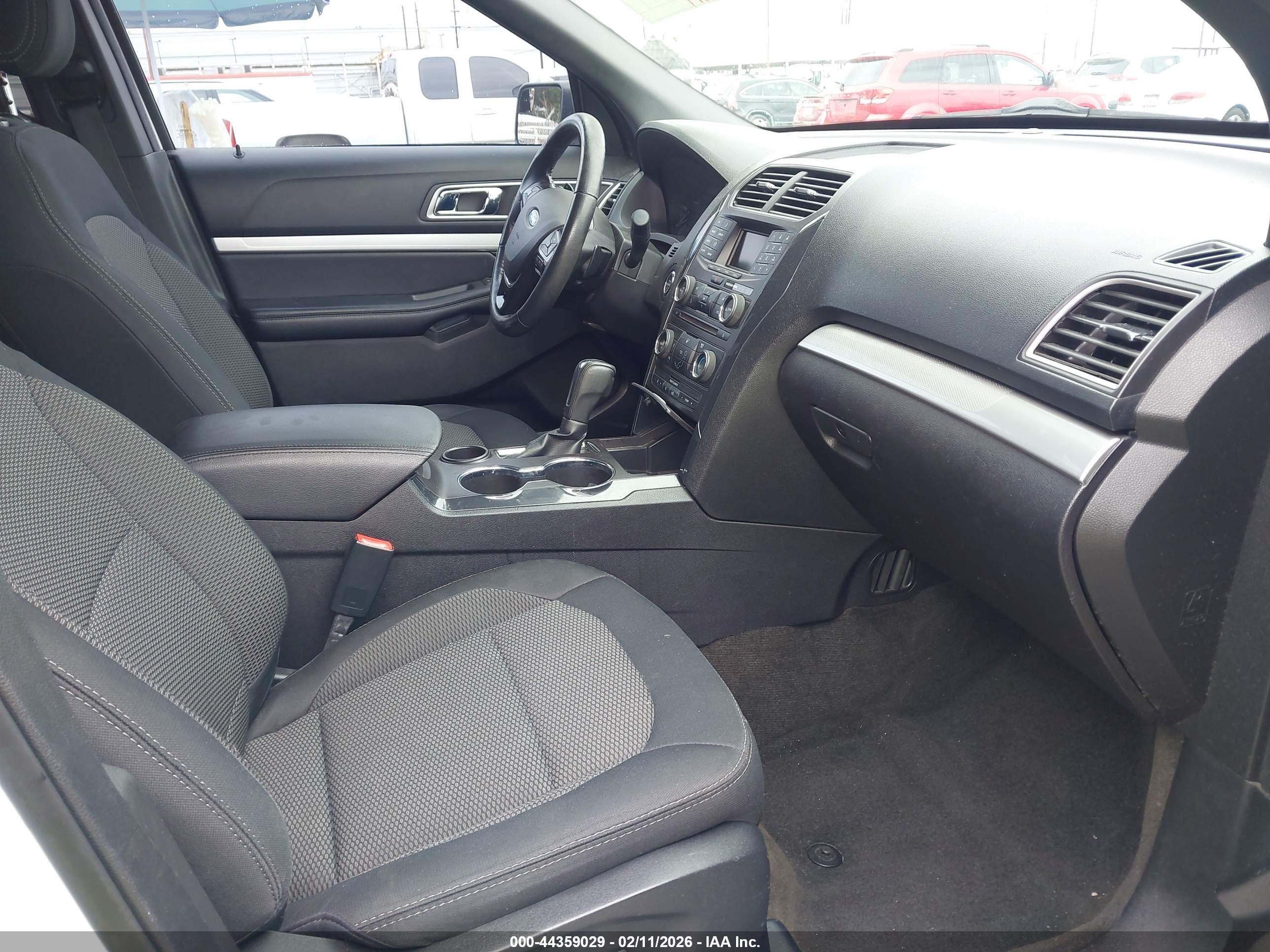 FORD EXPLORER image 5