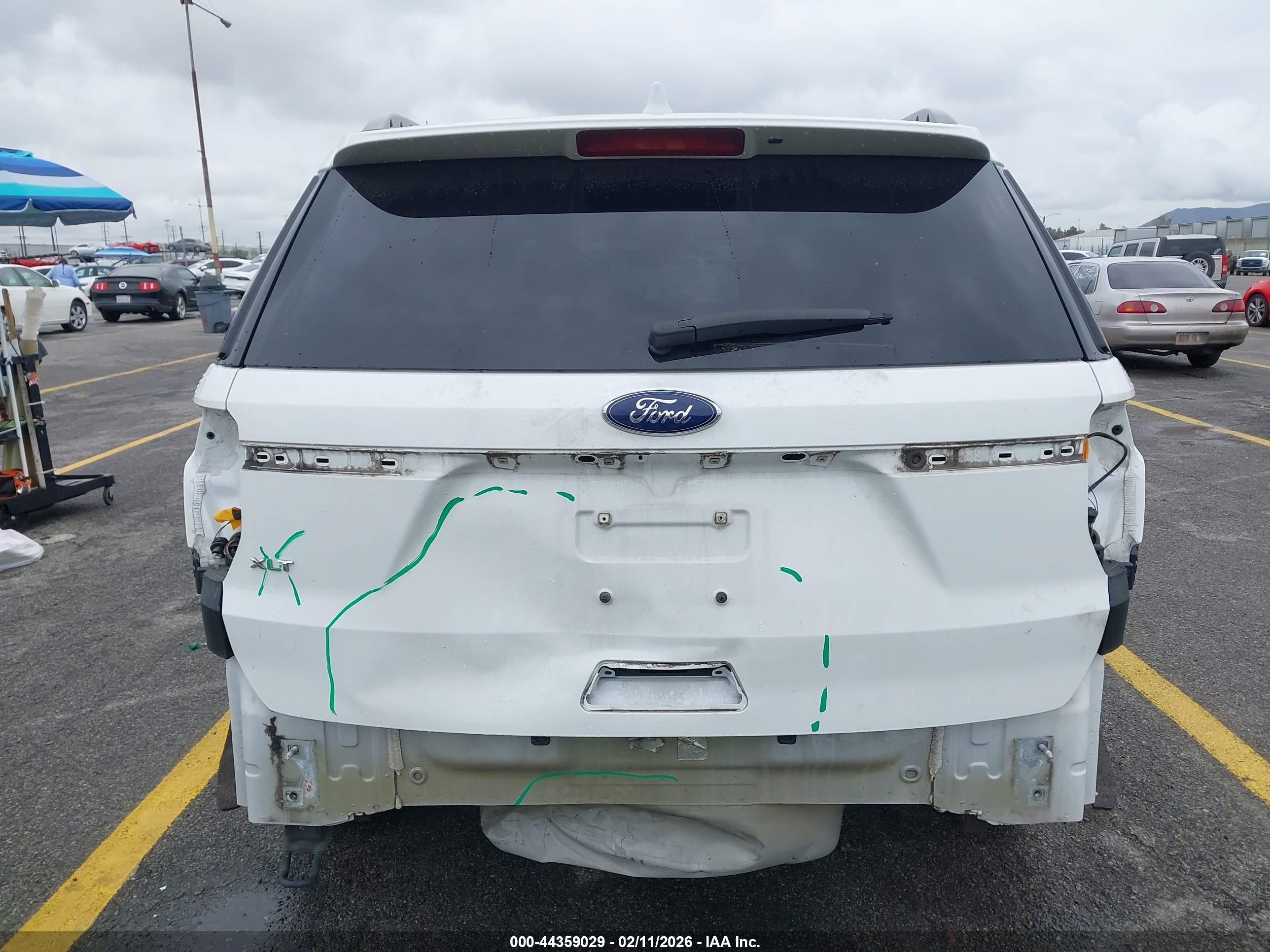FORD EXPLORER image 6