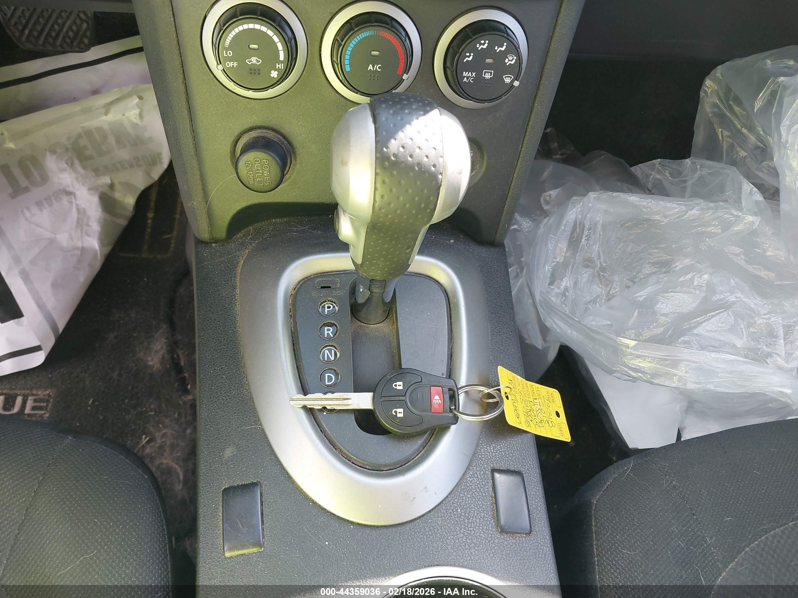NISSAN ROGUE image 11