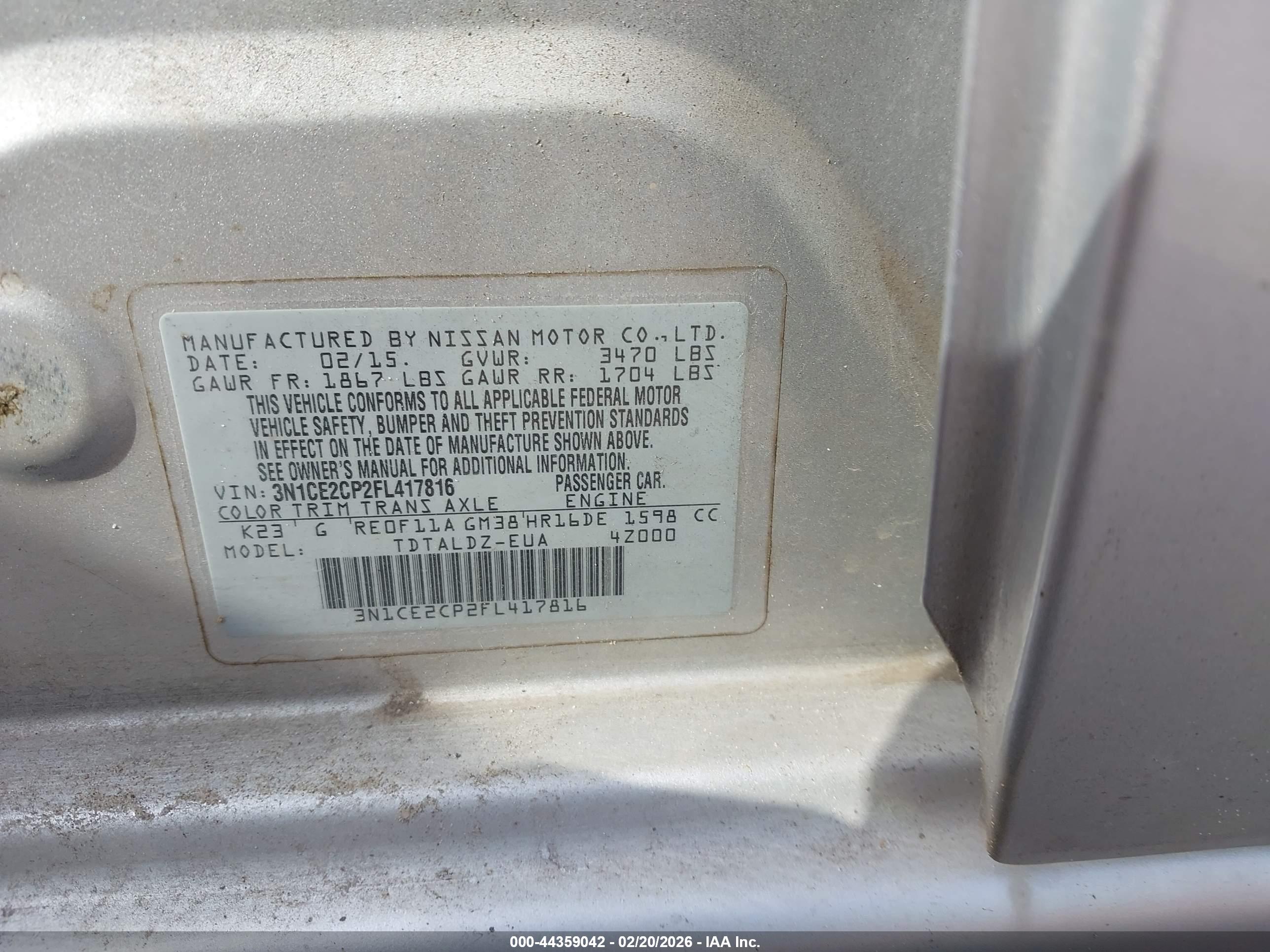 NISSAN VERSA image 9