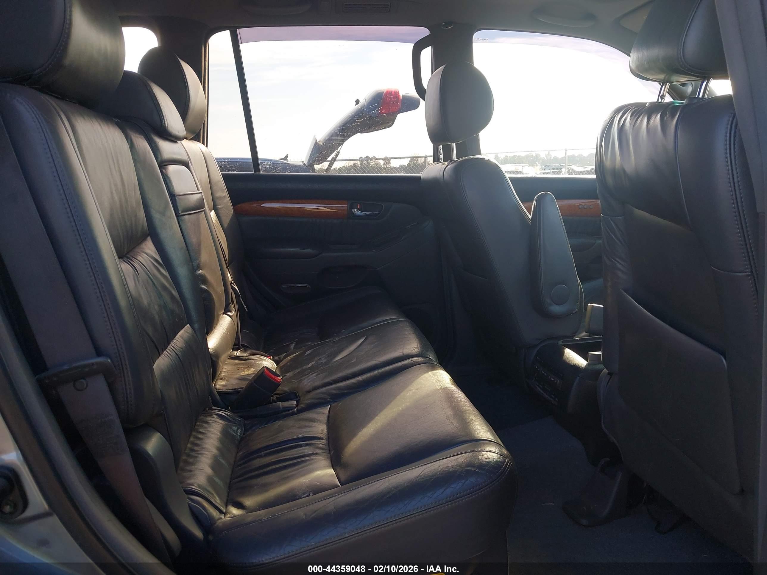 LEXUS GX image 8