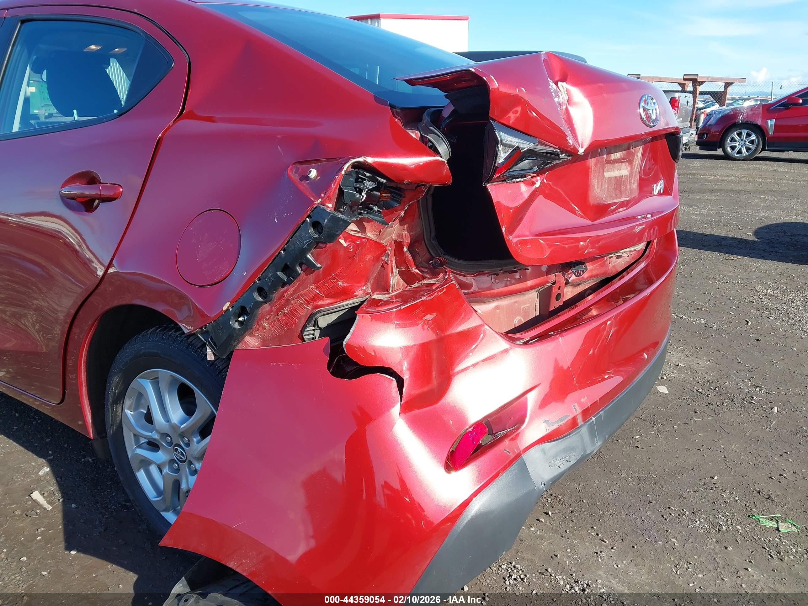 TOYOTA YARIS image 6