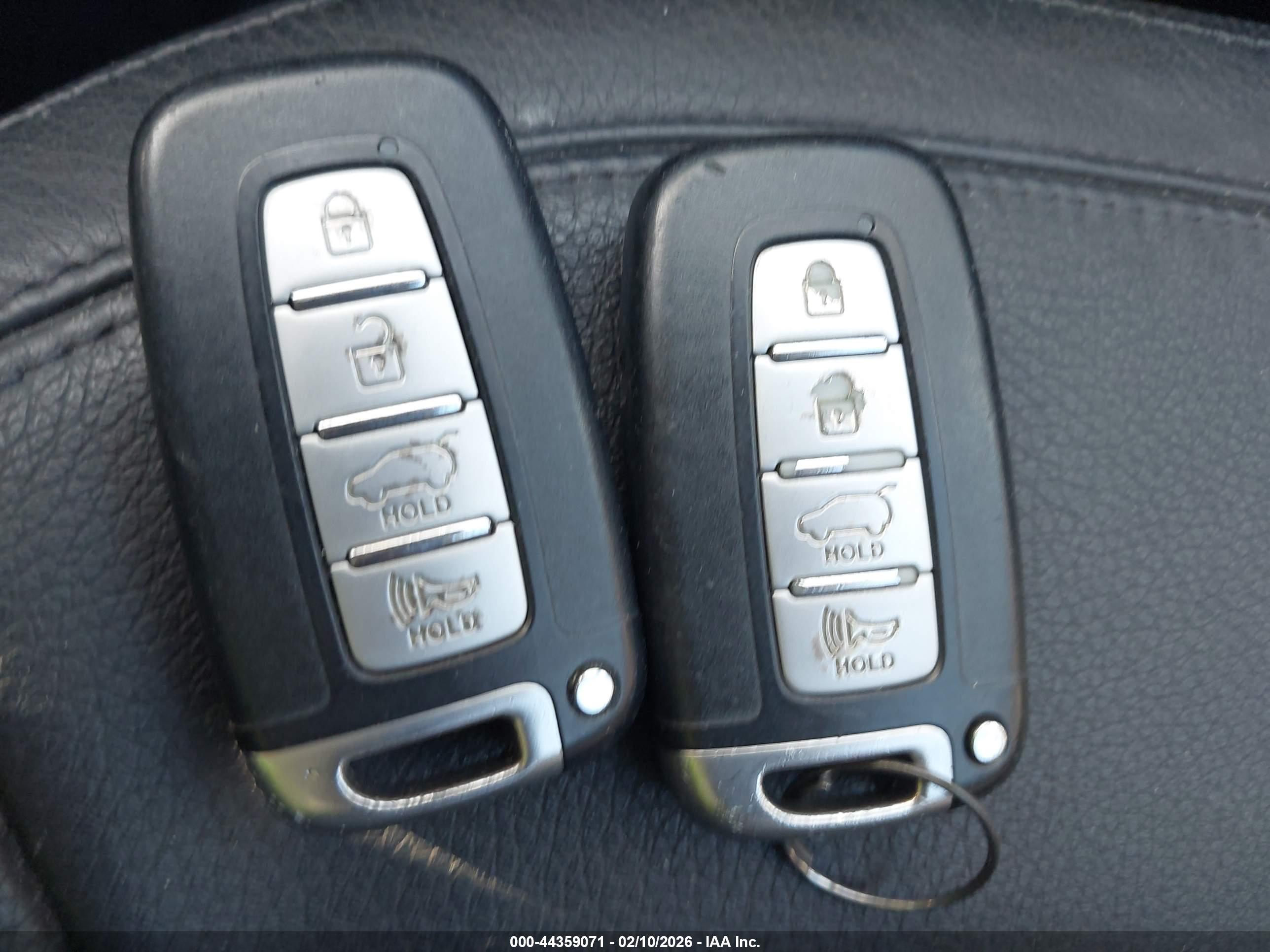 HYUNDAI TUCSON image 11