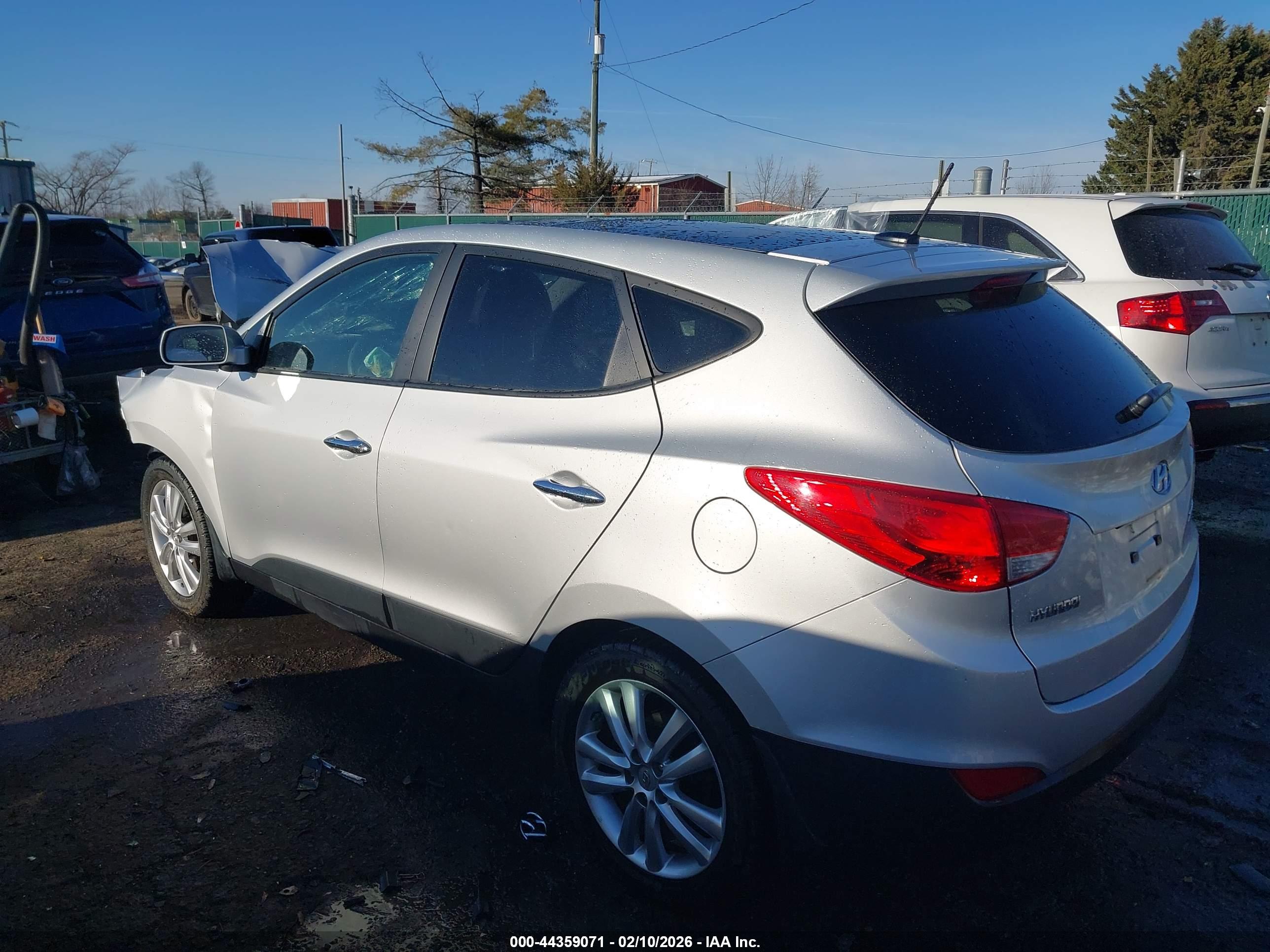 HYUNDAI TUCSON image 3