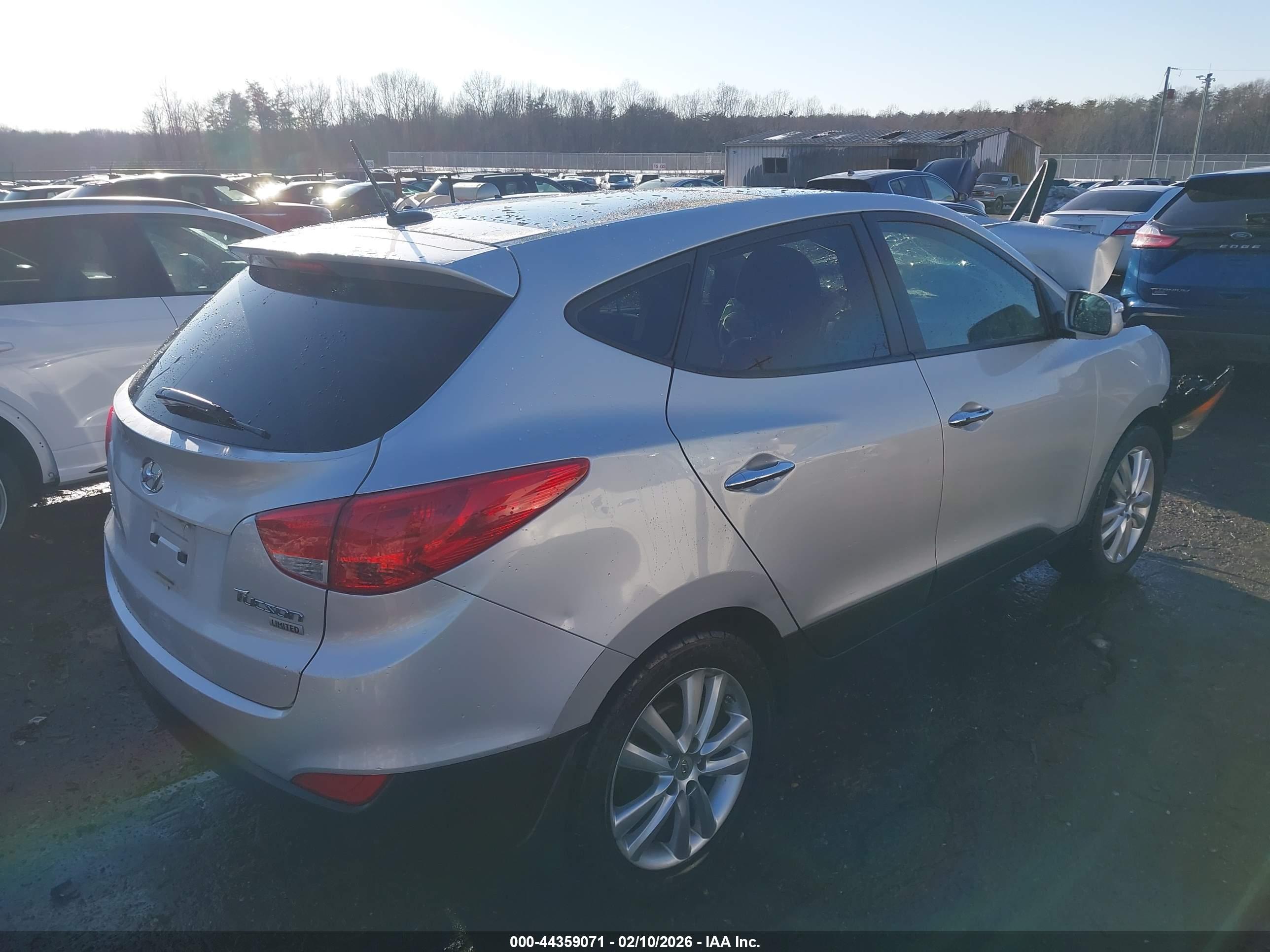 HYUNDAI TUCSON image 4