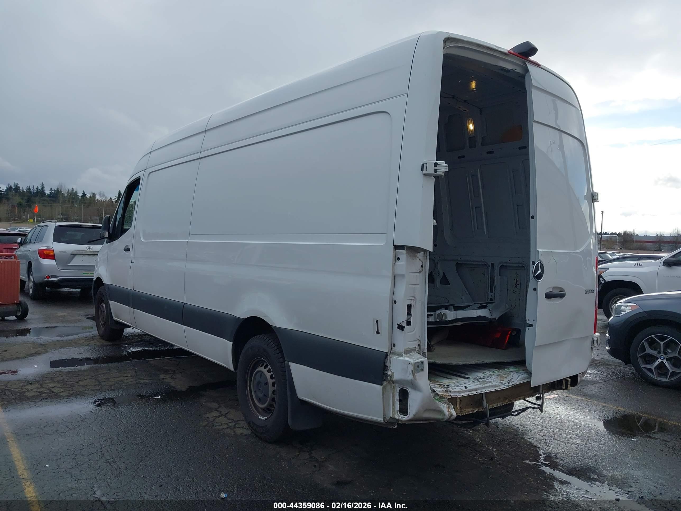 MERCEDES-BENZ SPRINTER image 3
