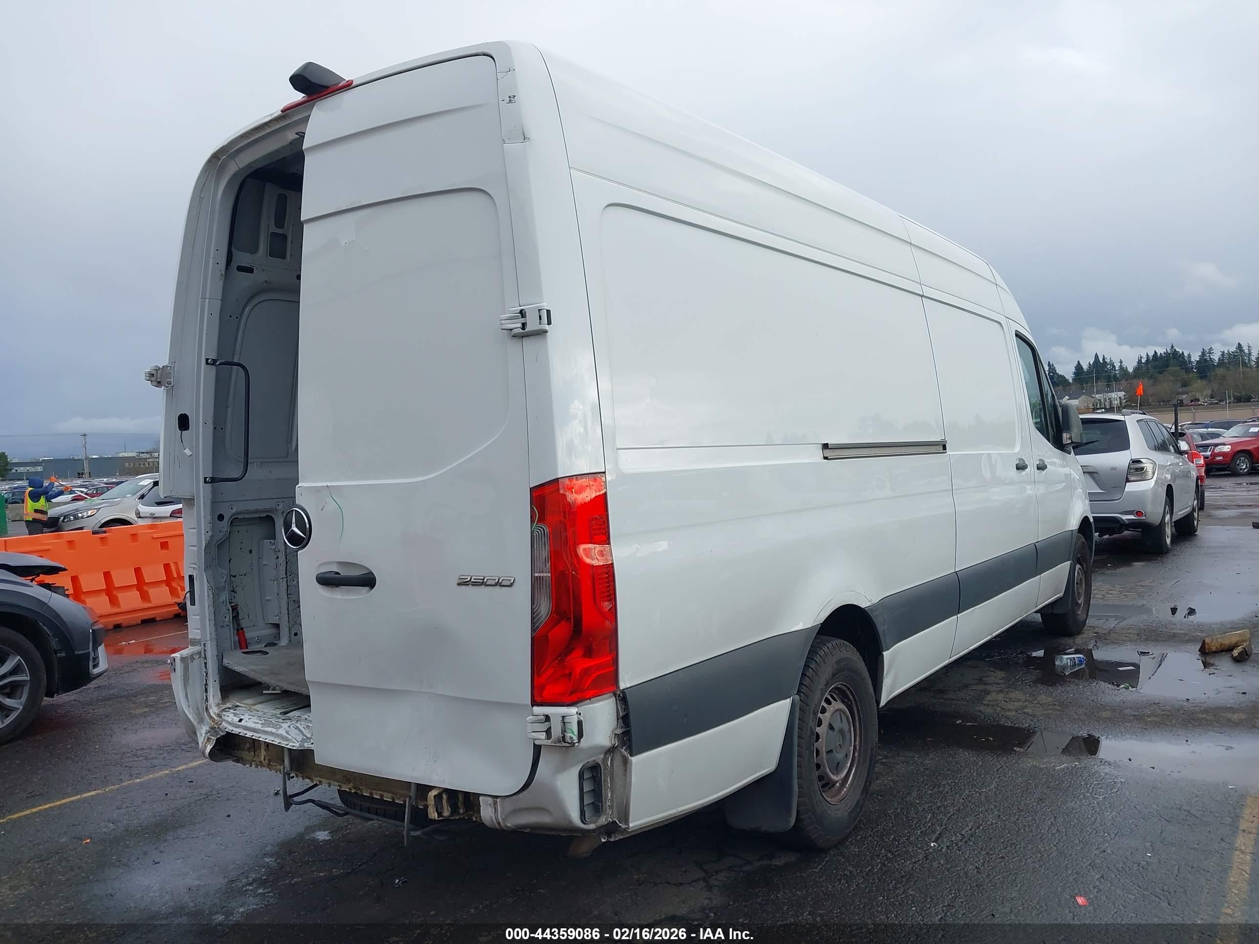MERCEDES-BENZ SPRINTER image 4