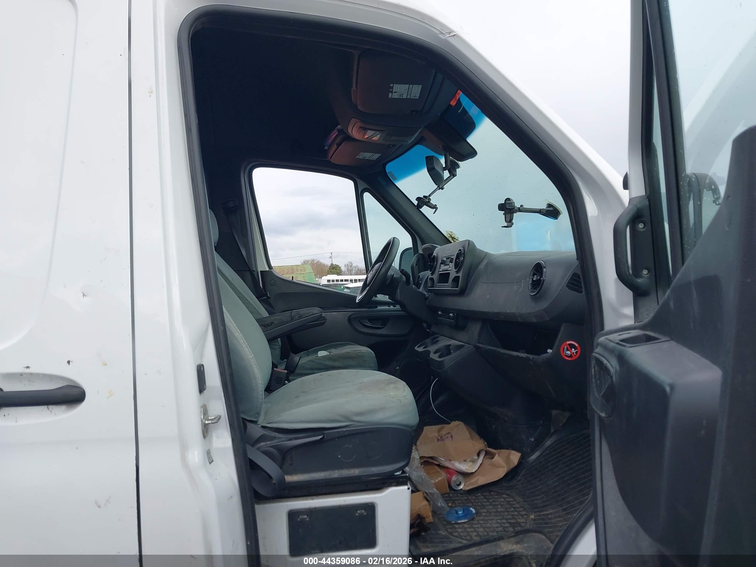 MERCEDES-BENZ SPRINTER image 5