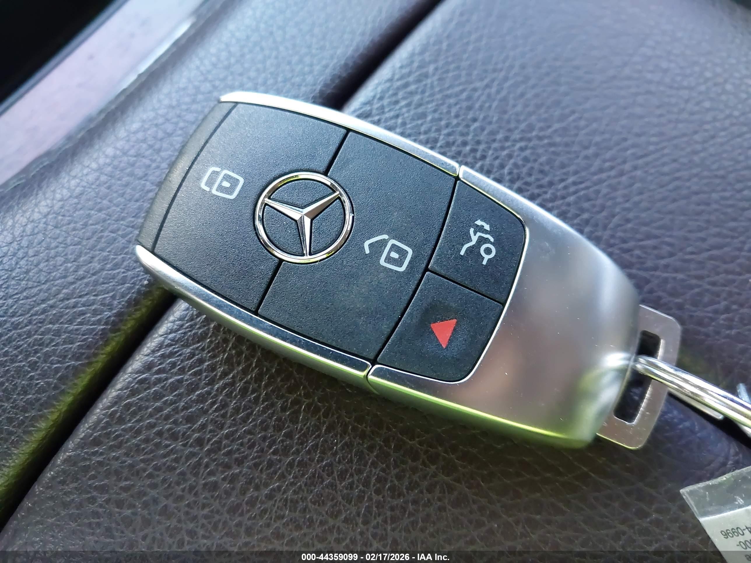 MERCEDES-BENZ GLE image 11