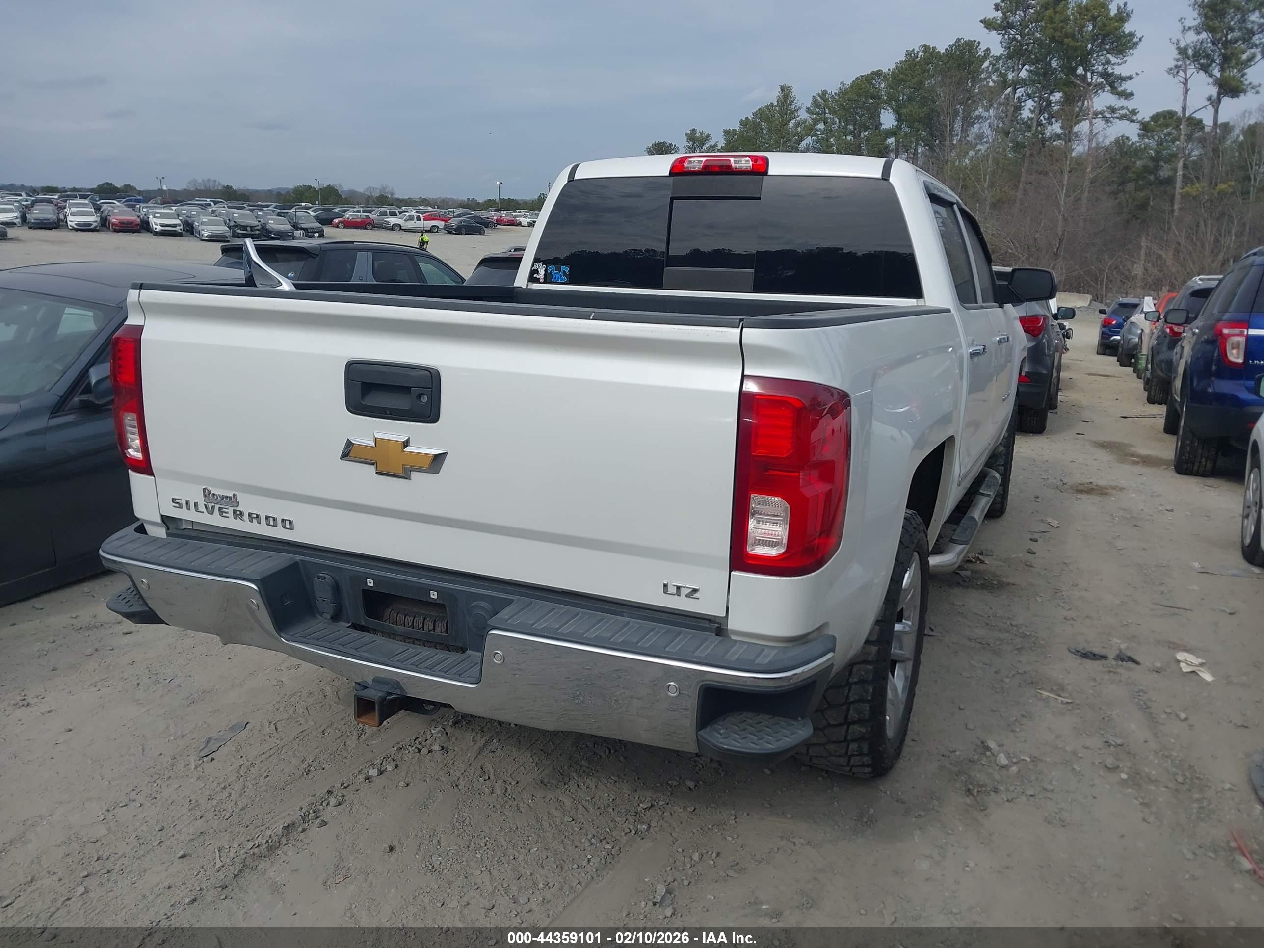 CHEVROLET SILVERADO image 4