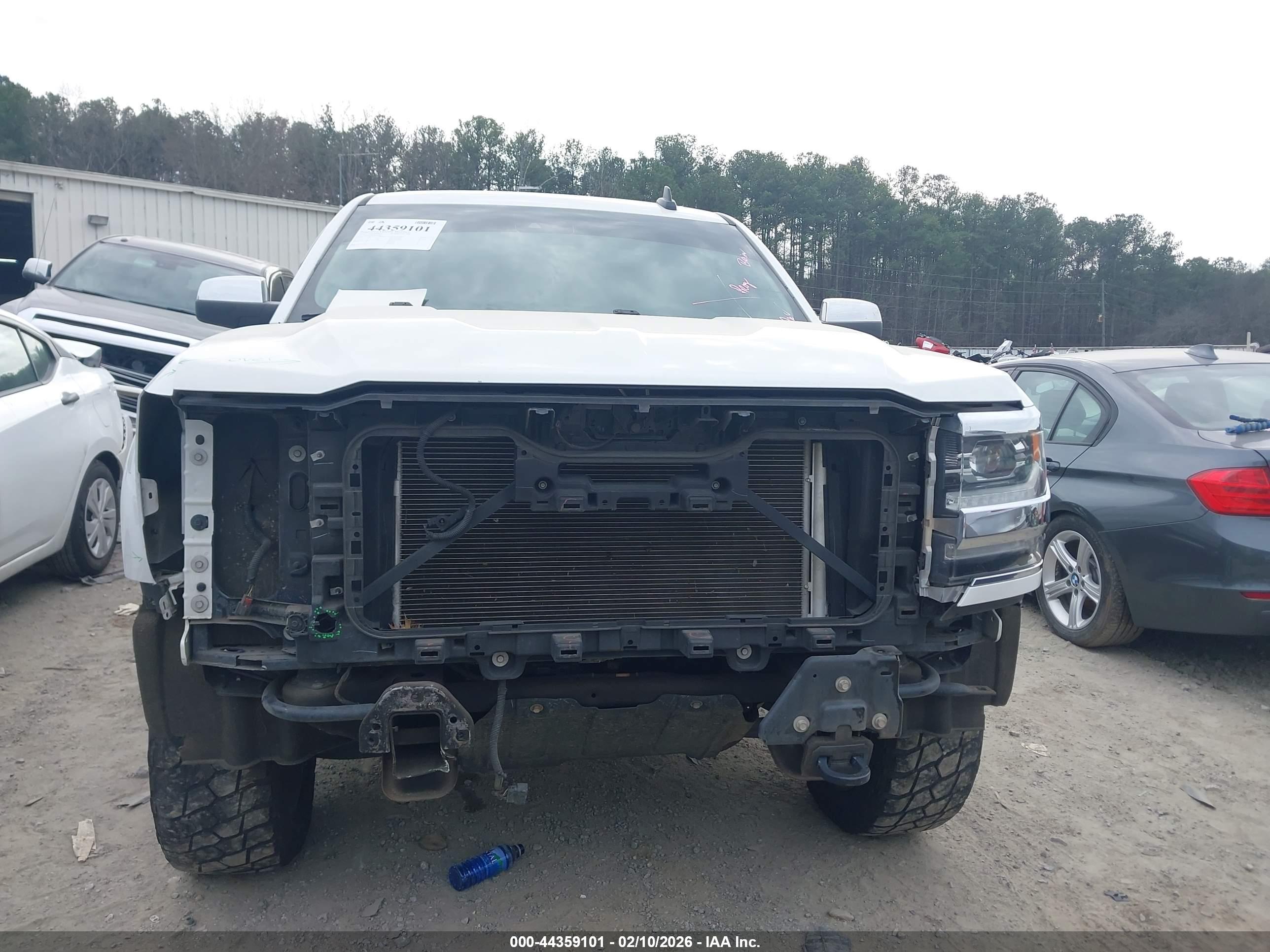 CHEVROLET SILVERADO image 6