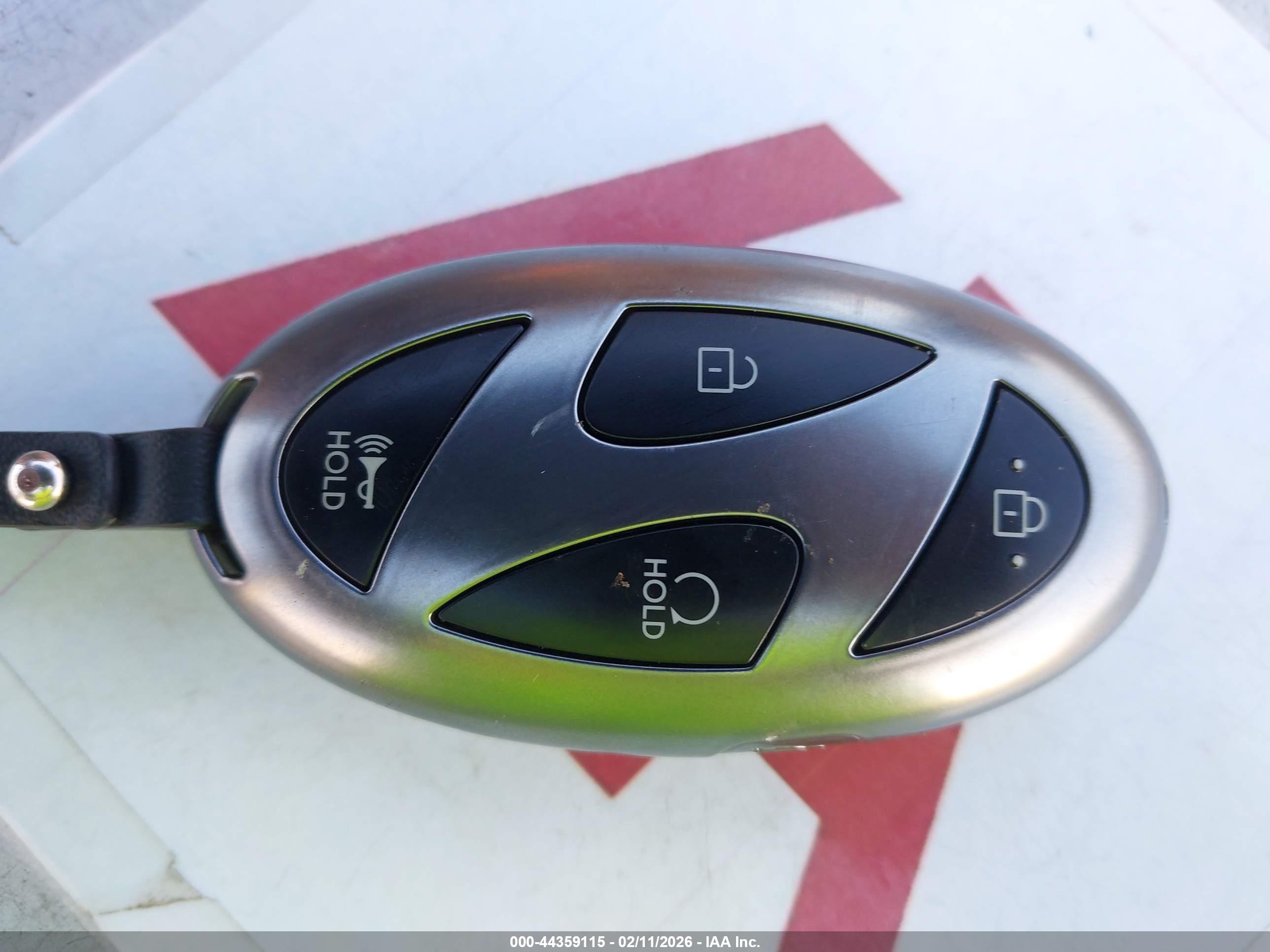 HYUNDAI ELANTRA image 11