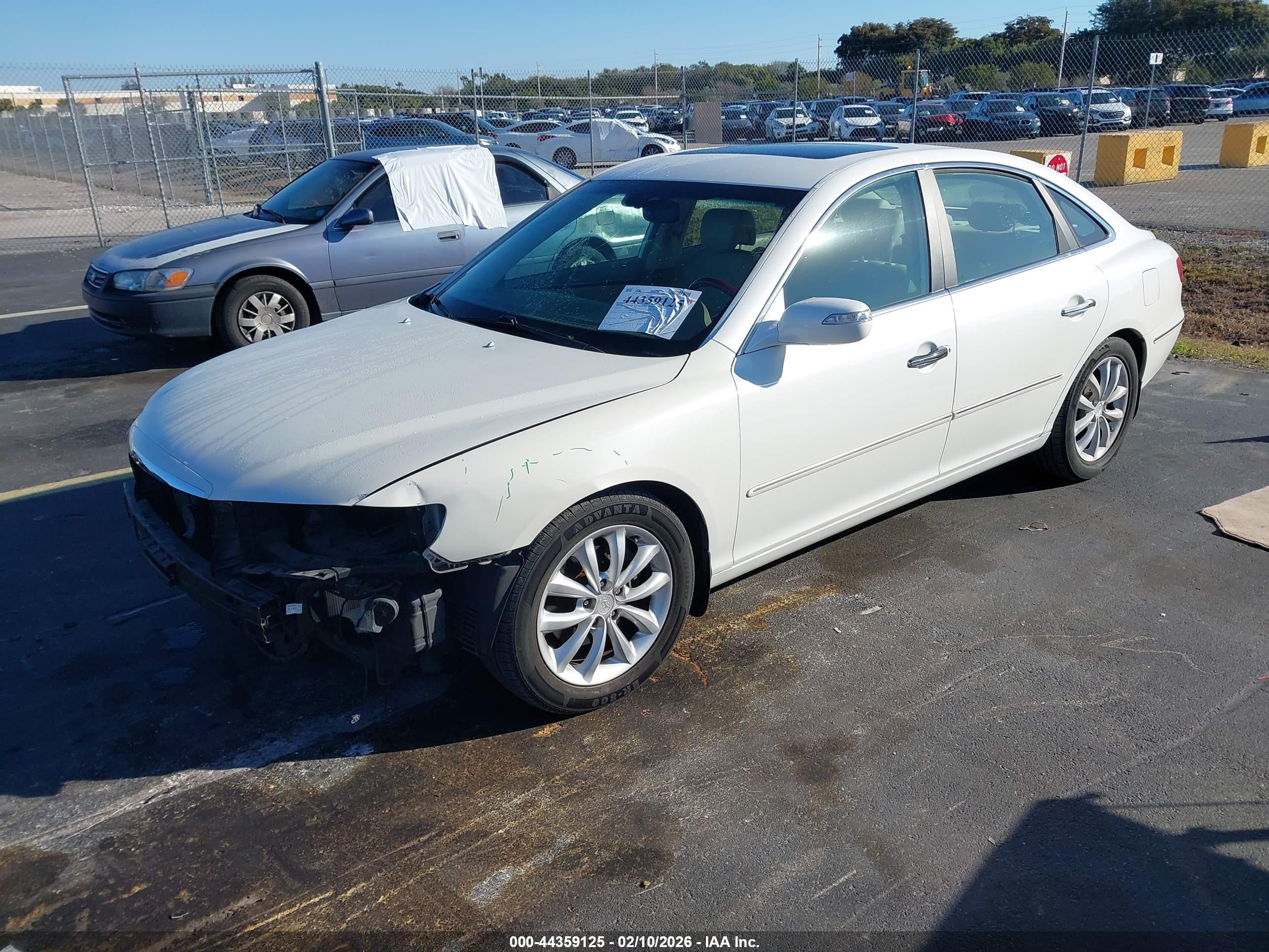 HYUNDAI AZERA image 2