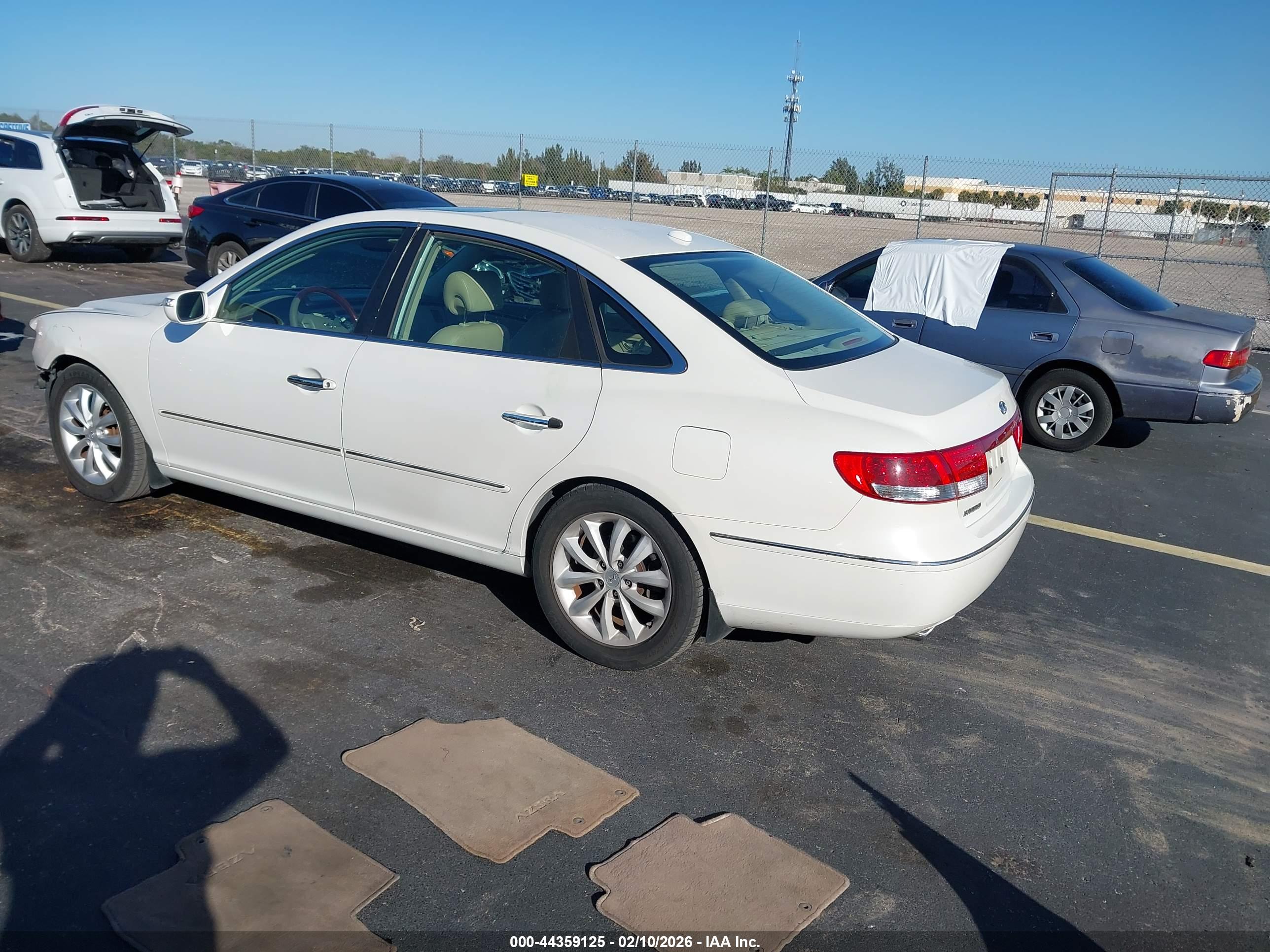 HYUNDAI AZERA image 3