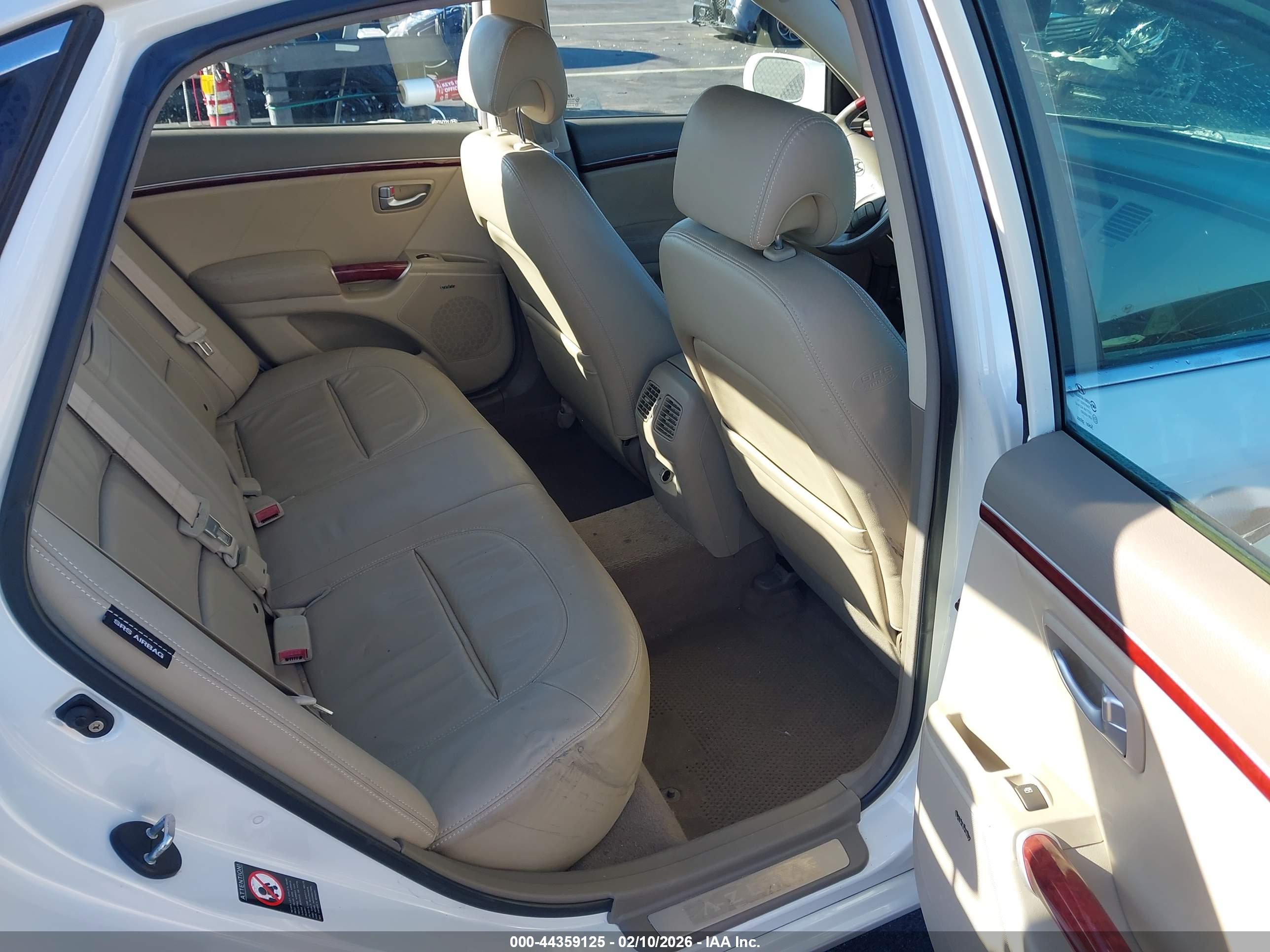 HYUNDAI AZERA image 8