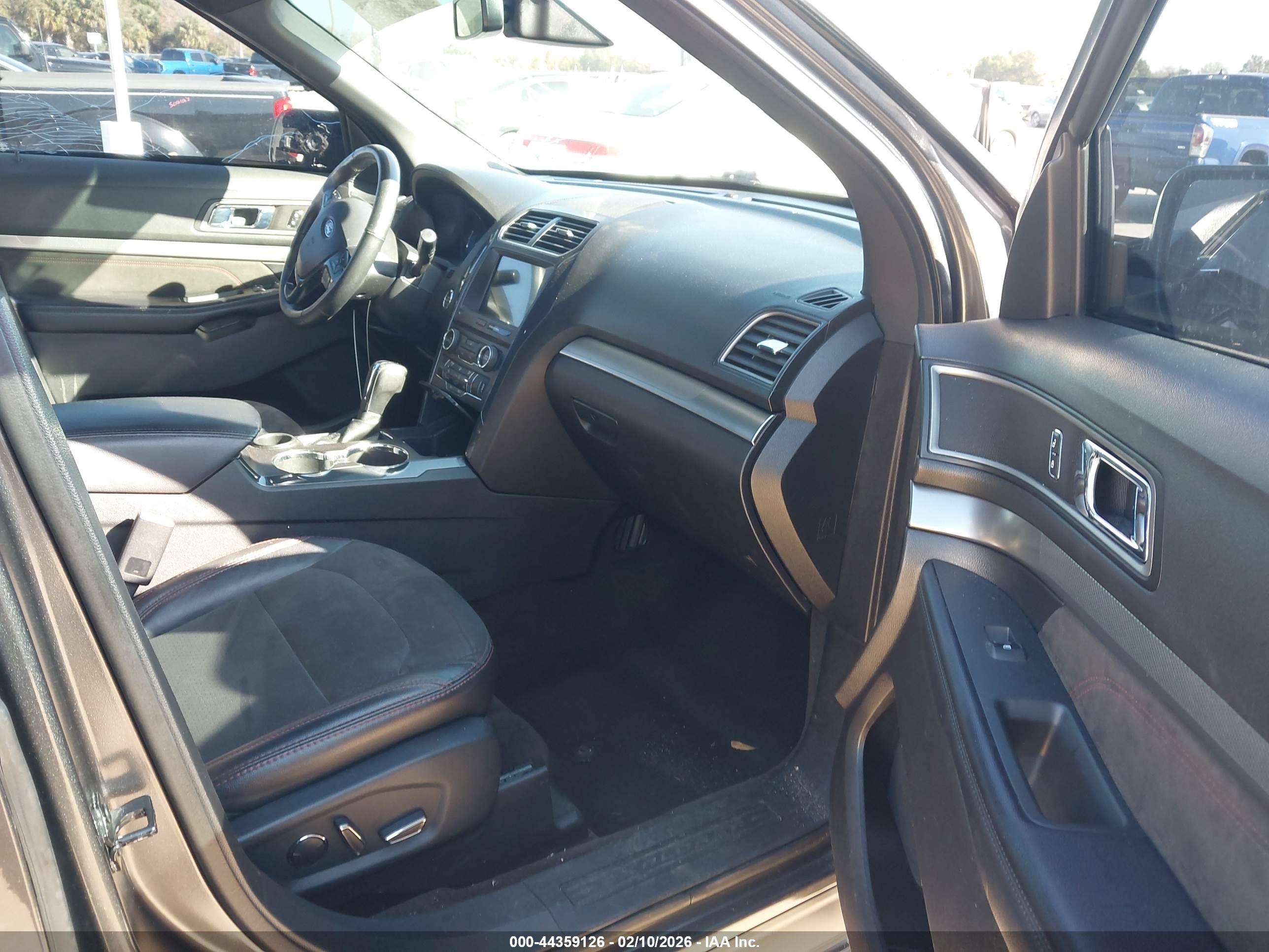 FORD EXPLORER image 5