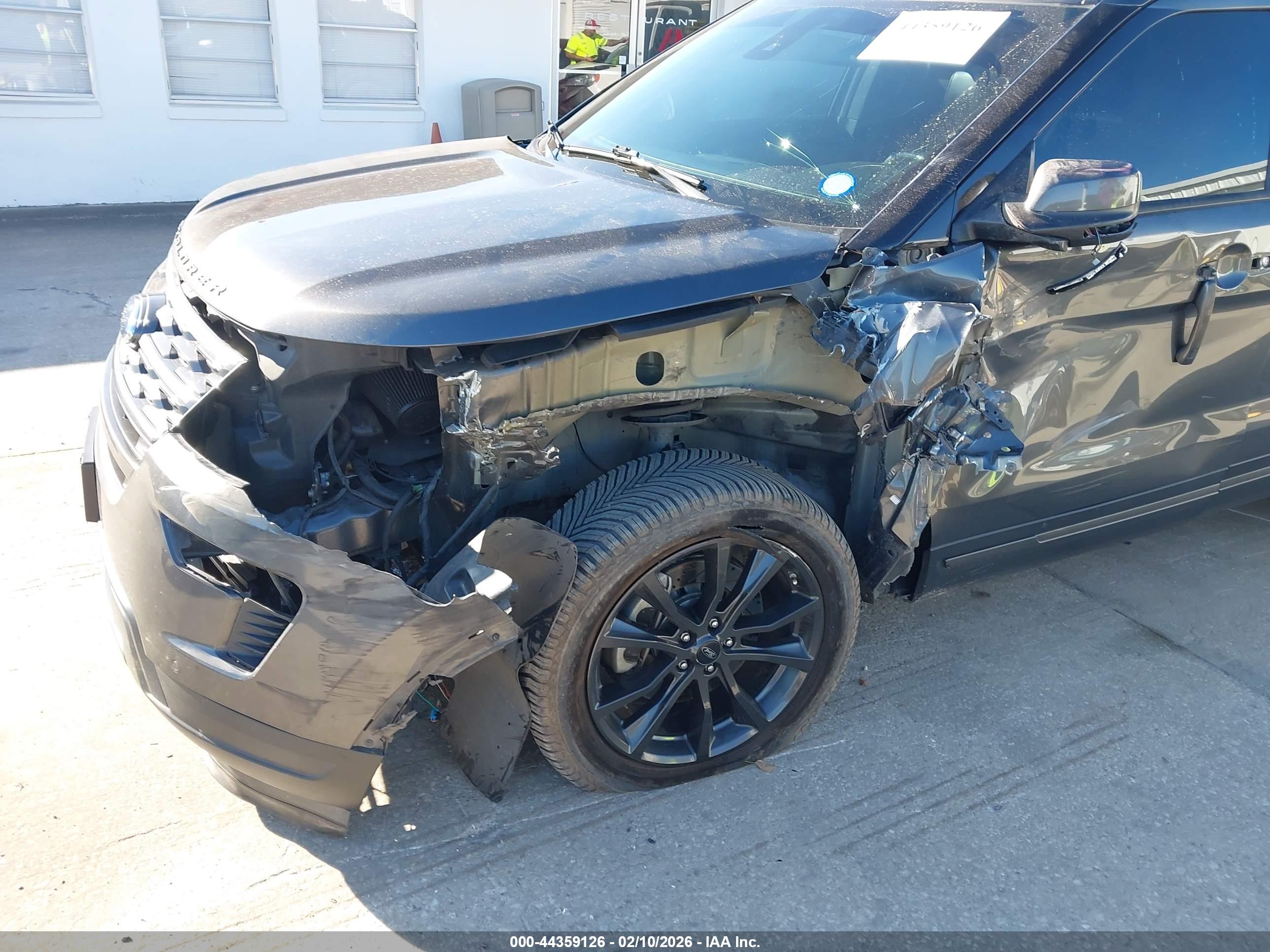 FORD EXPLORER image 6
