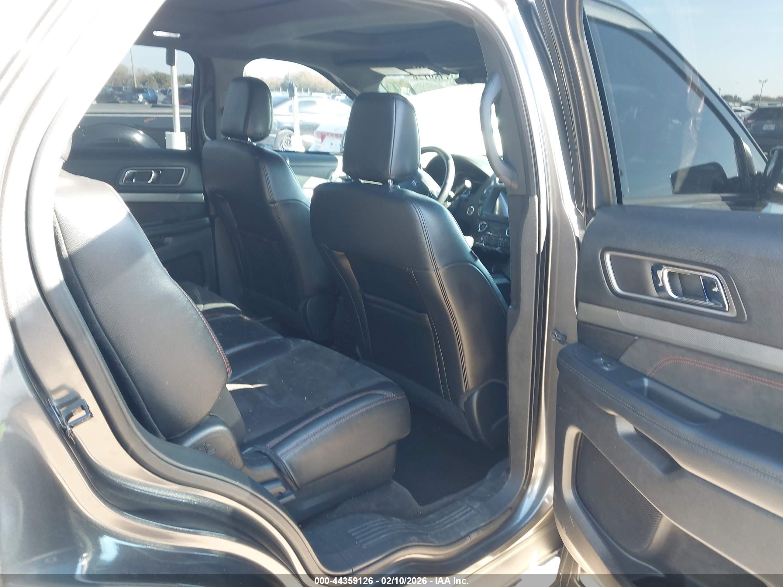 FORD EXPLORER image 8