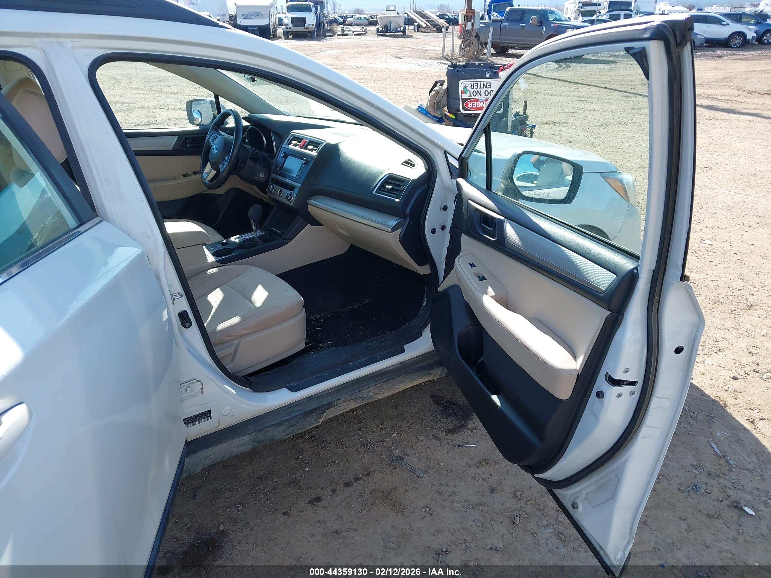 SUBARU OUTBACK image 5