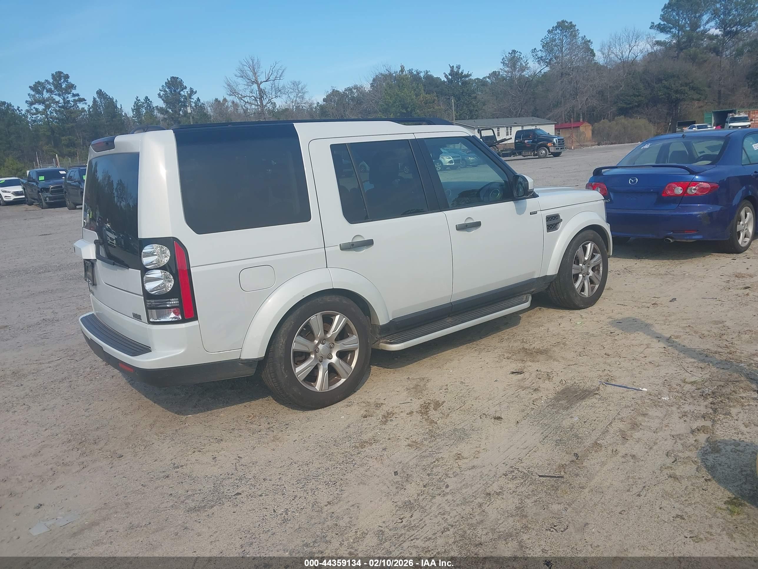 LAND ROVER image 4