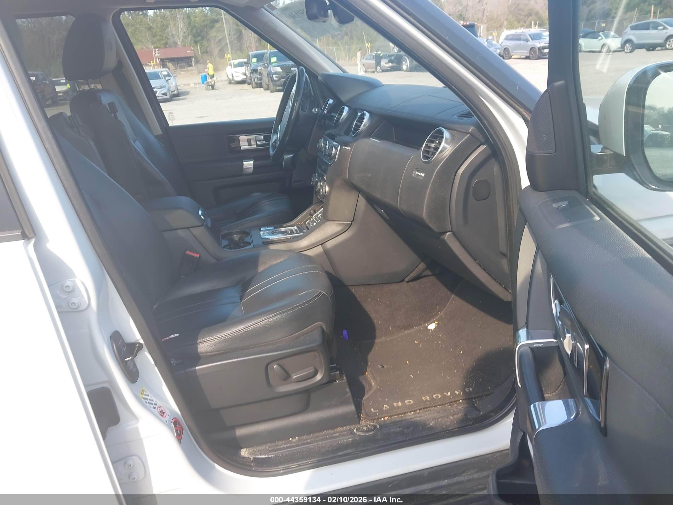 LAND ROVER image 5