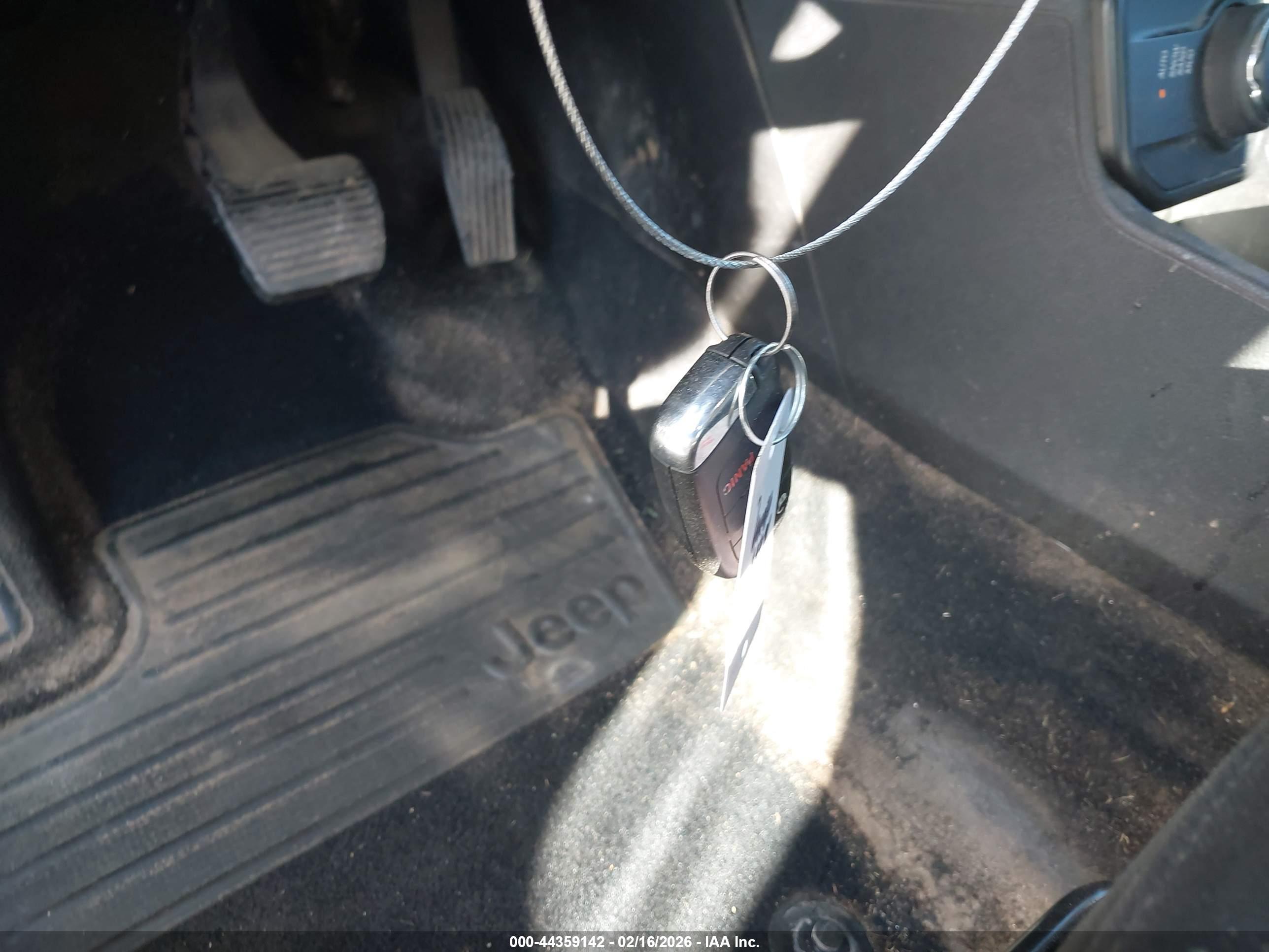 JEEP RENEGADE image 11