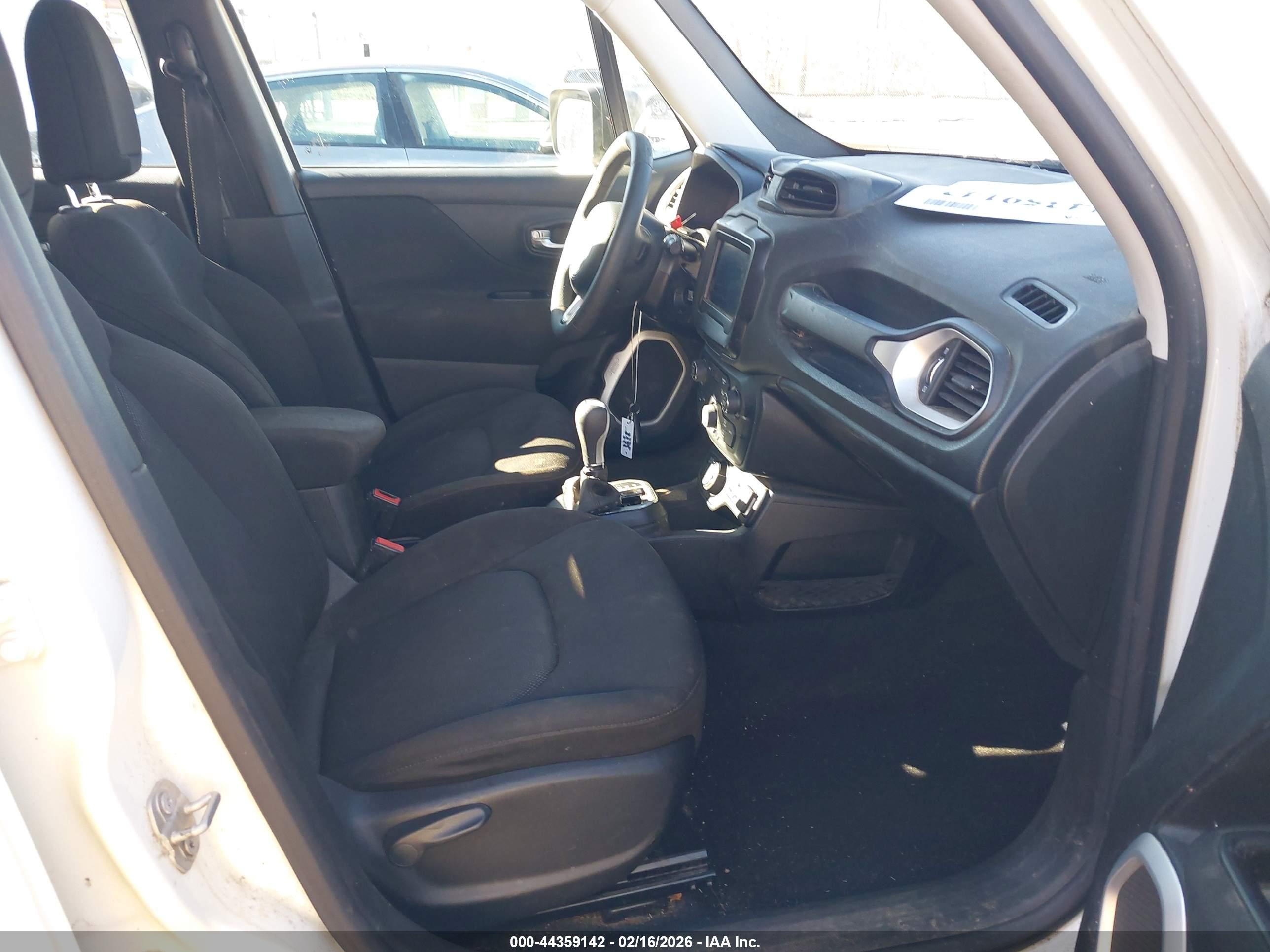 JEEP RENEGADE image 5
