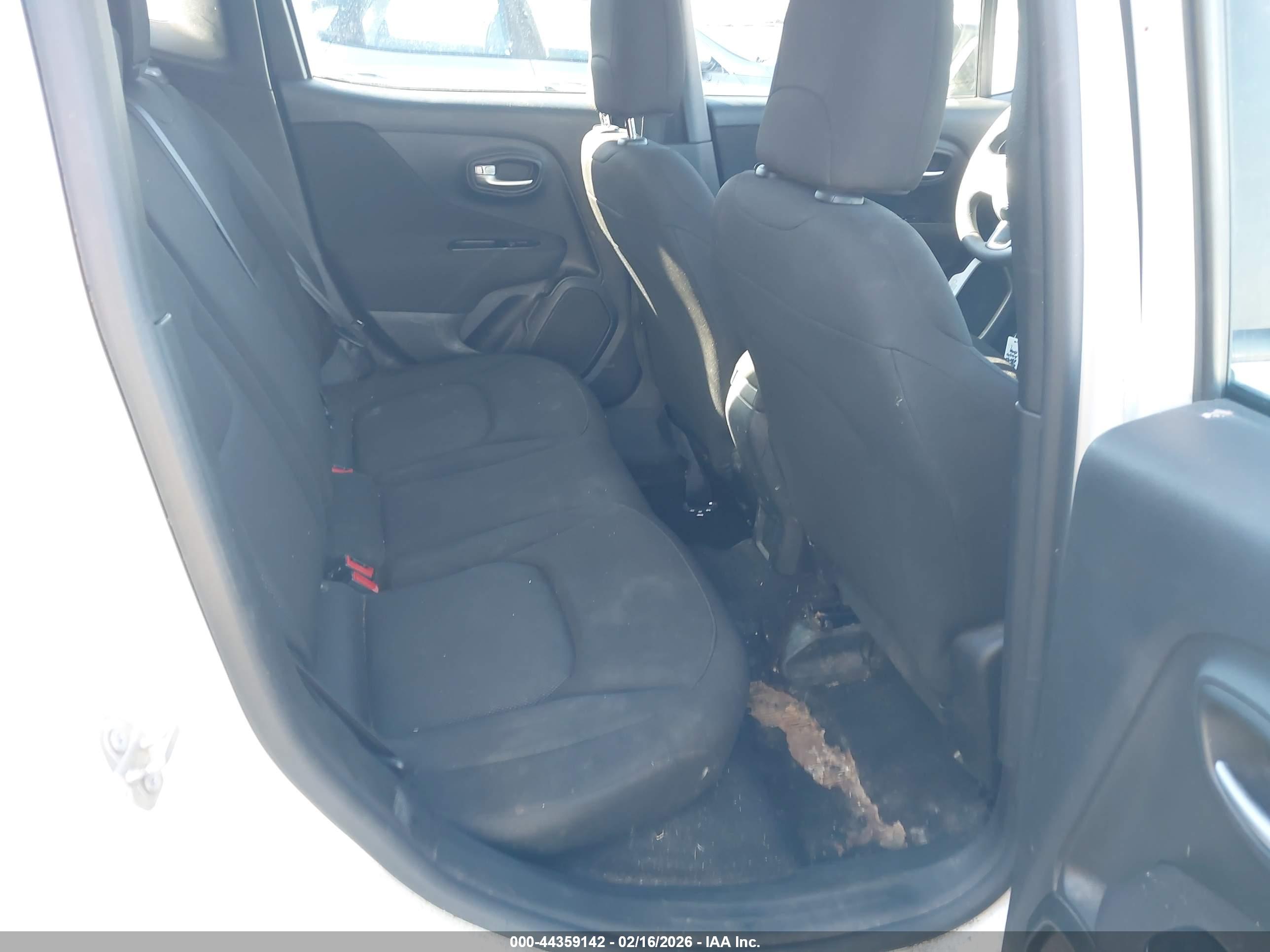 JEEP RENEGADE image 8