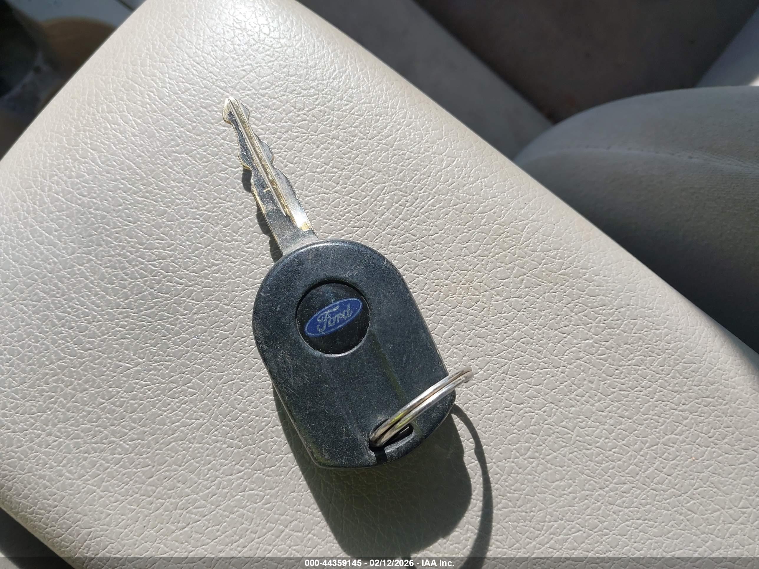 FORD FUSION image 11