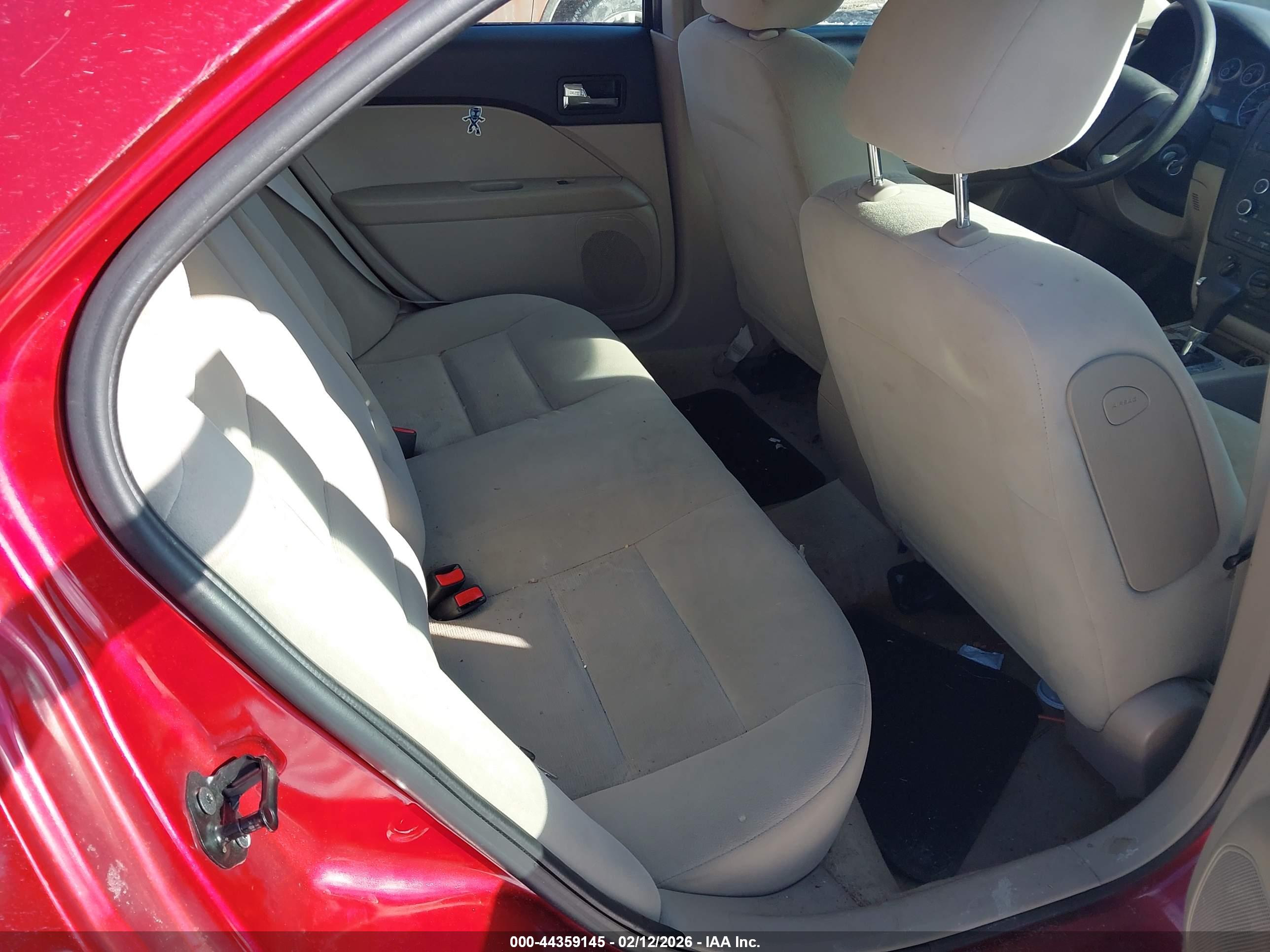 FORD FUSION image 8