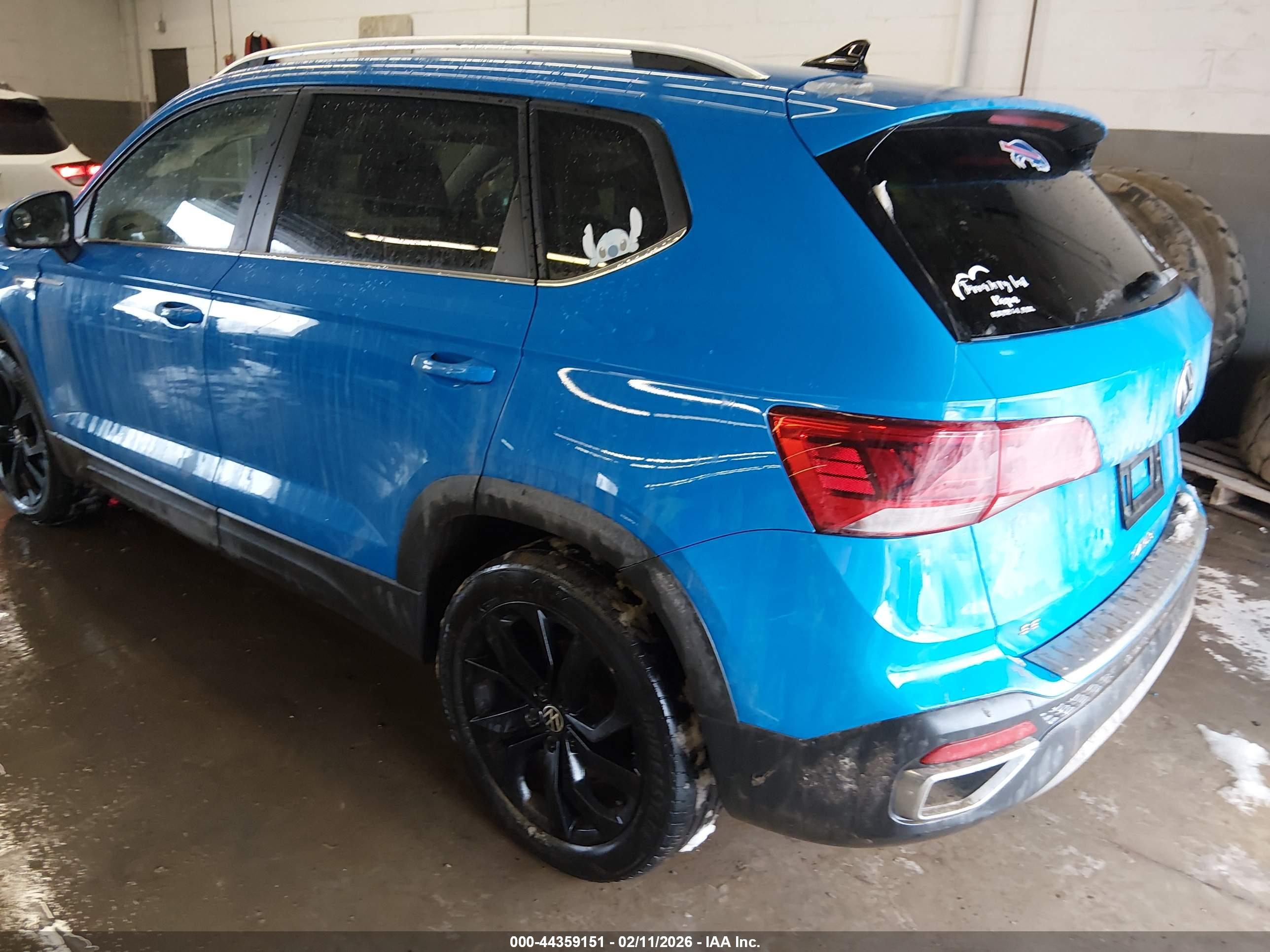 VOLKSWAGEN TAOS image 3
