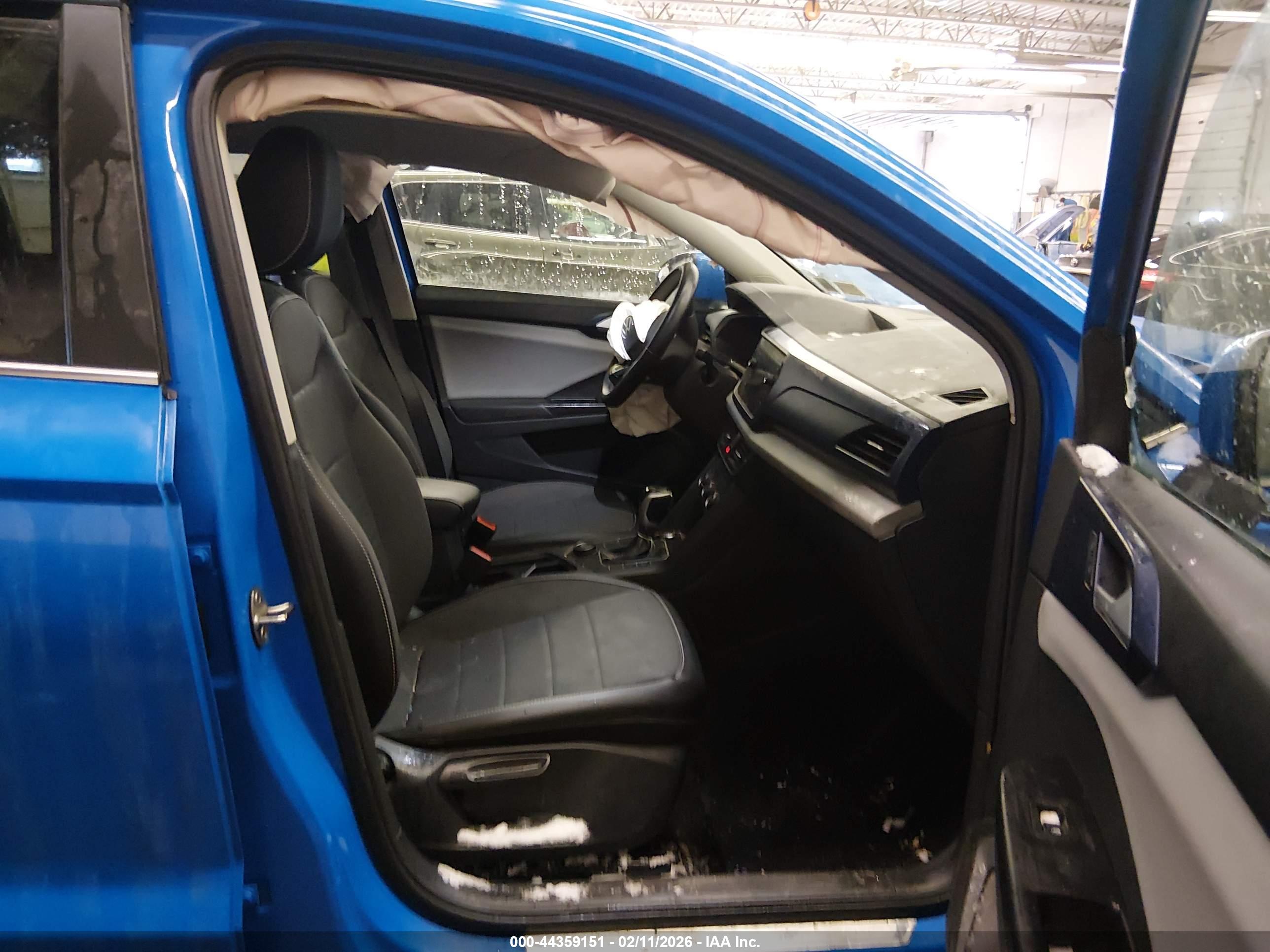 VOLKSWAGEN TAOS image 5