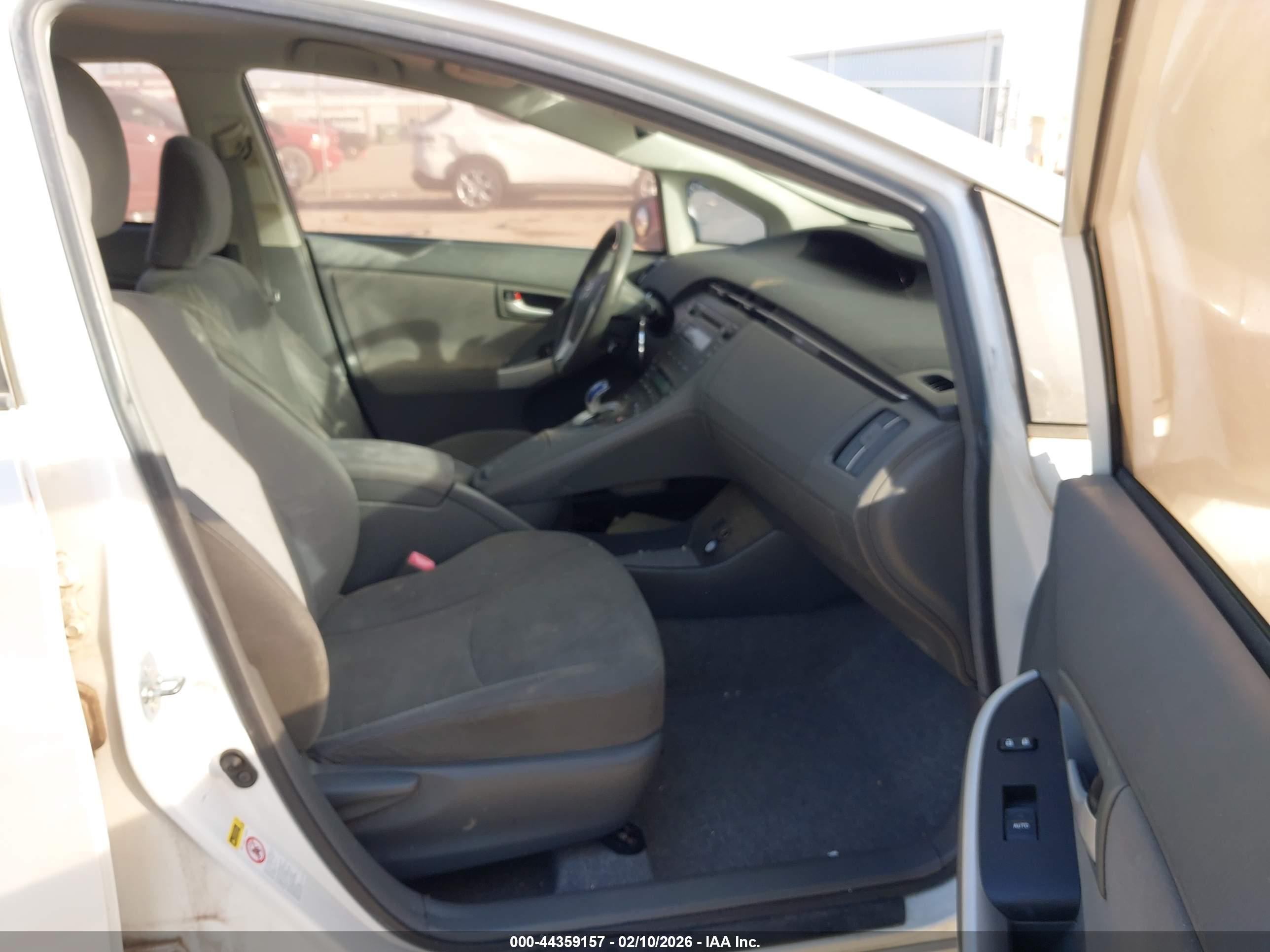 TOYOTA PRIUS image 5