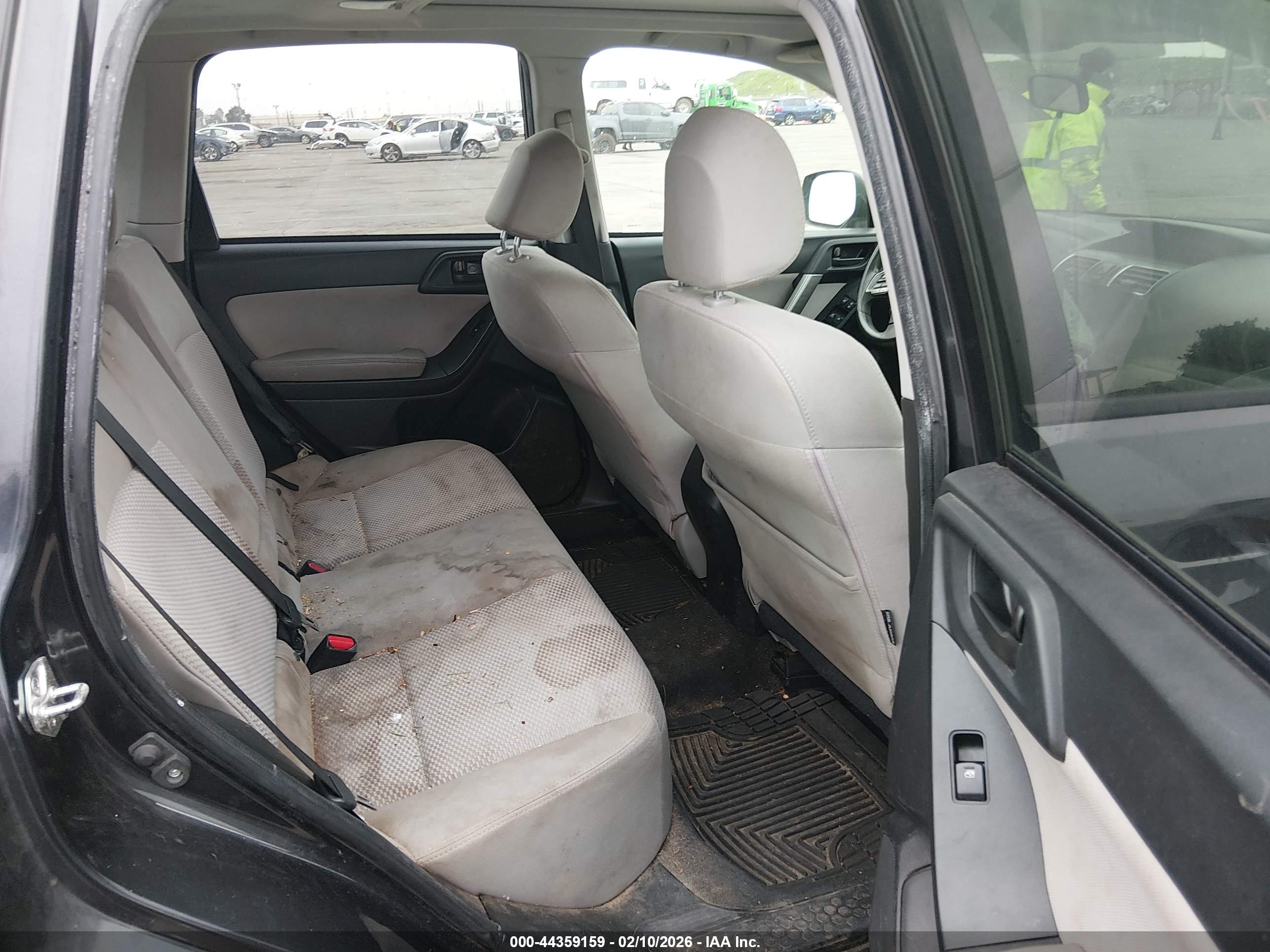 SUBARU FORESTER image 8