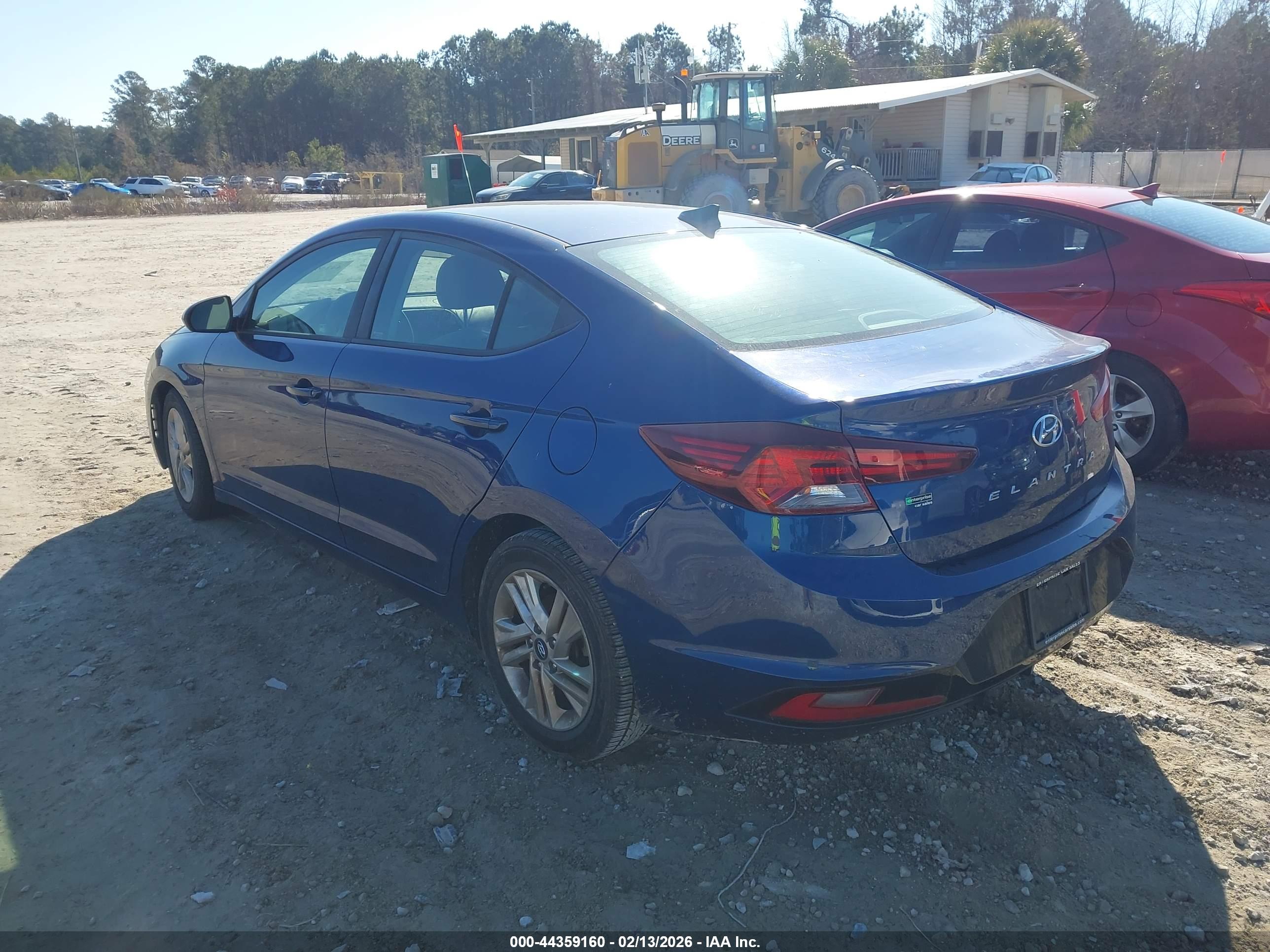 HYUNDAI ELANTRA image 3