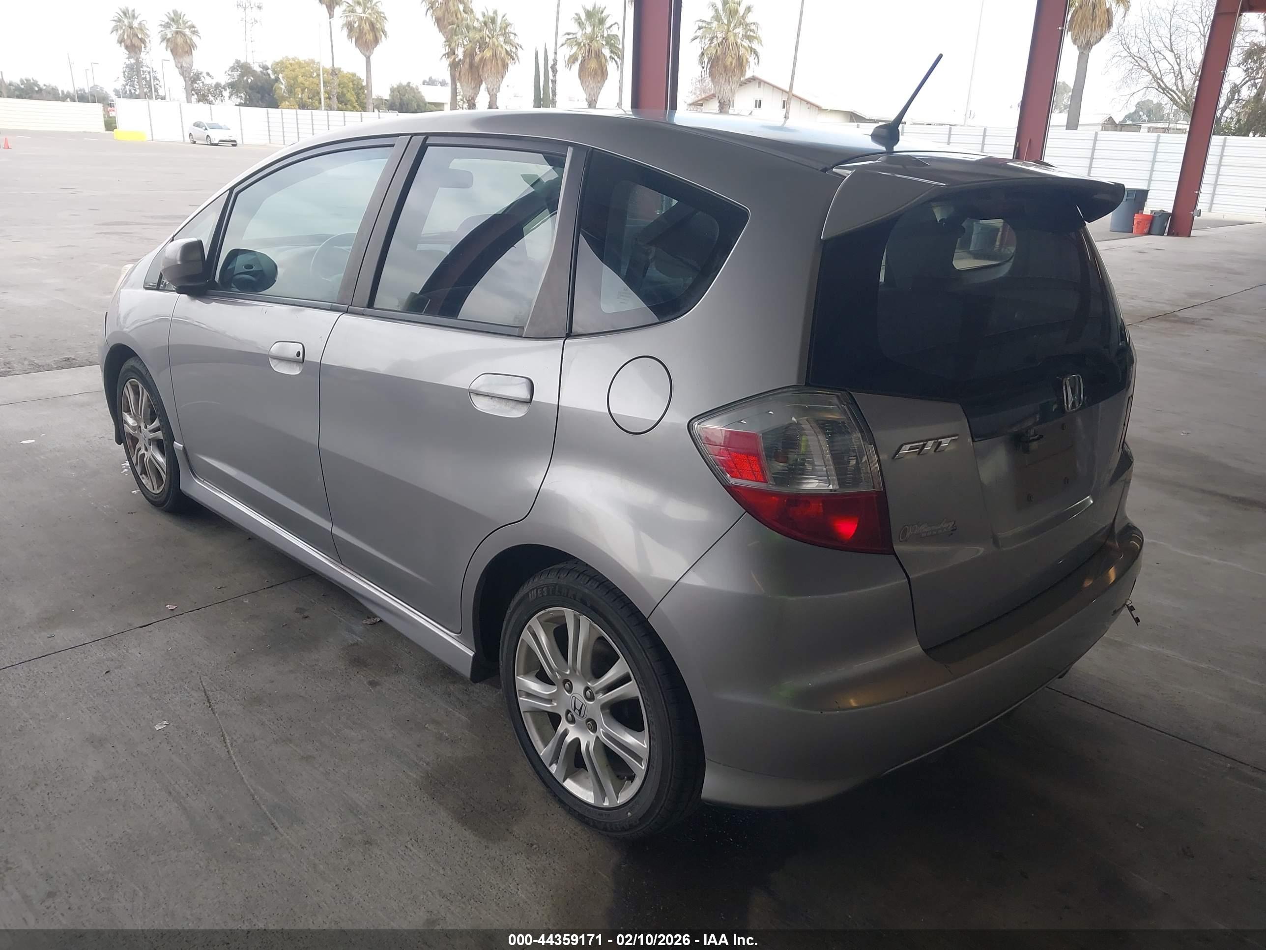 HONDA FIT image 3