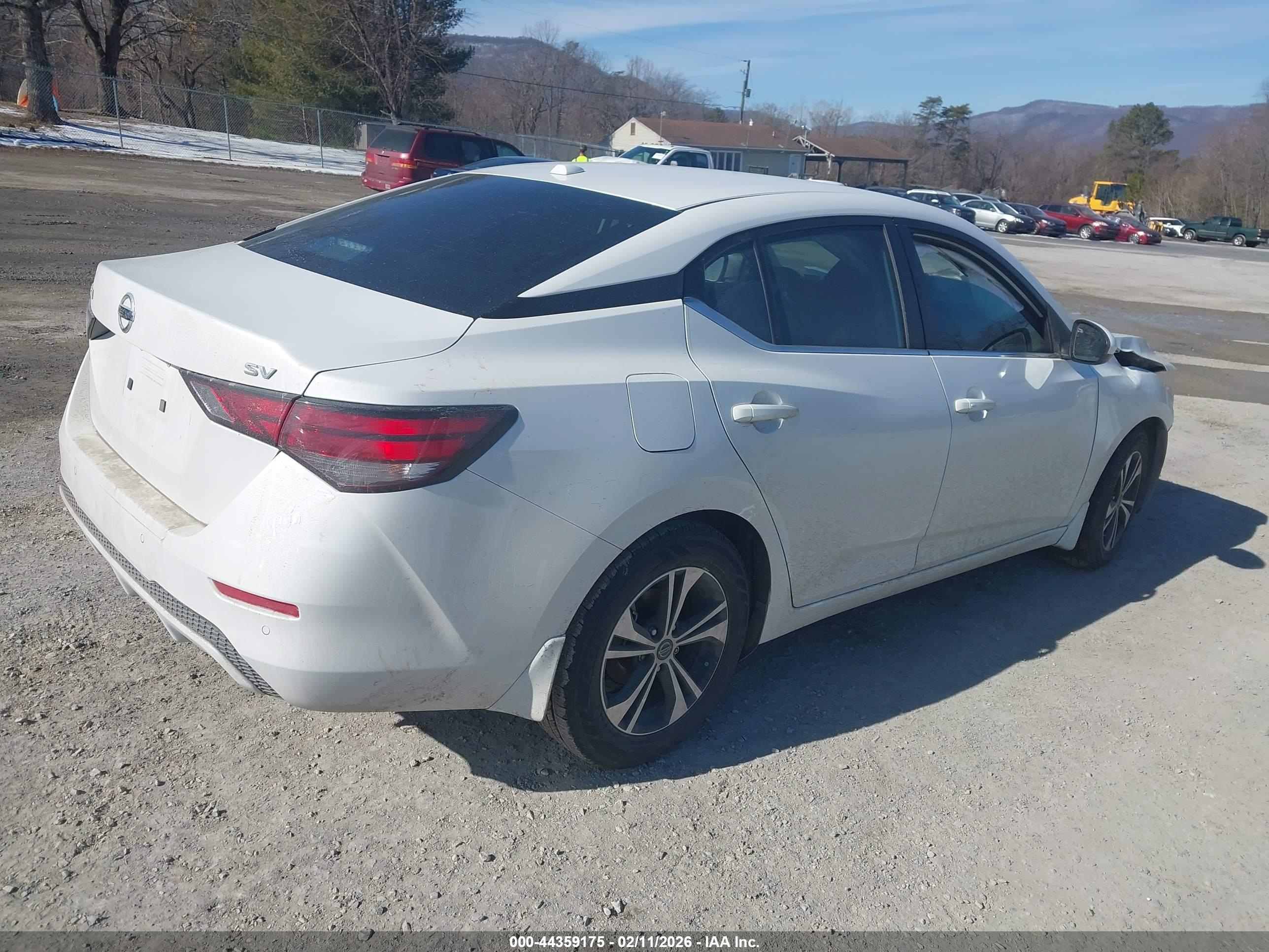 NISSAN SENTRA image 4