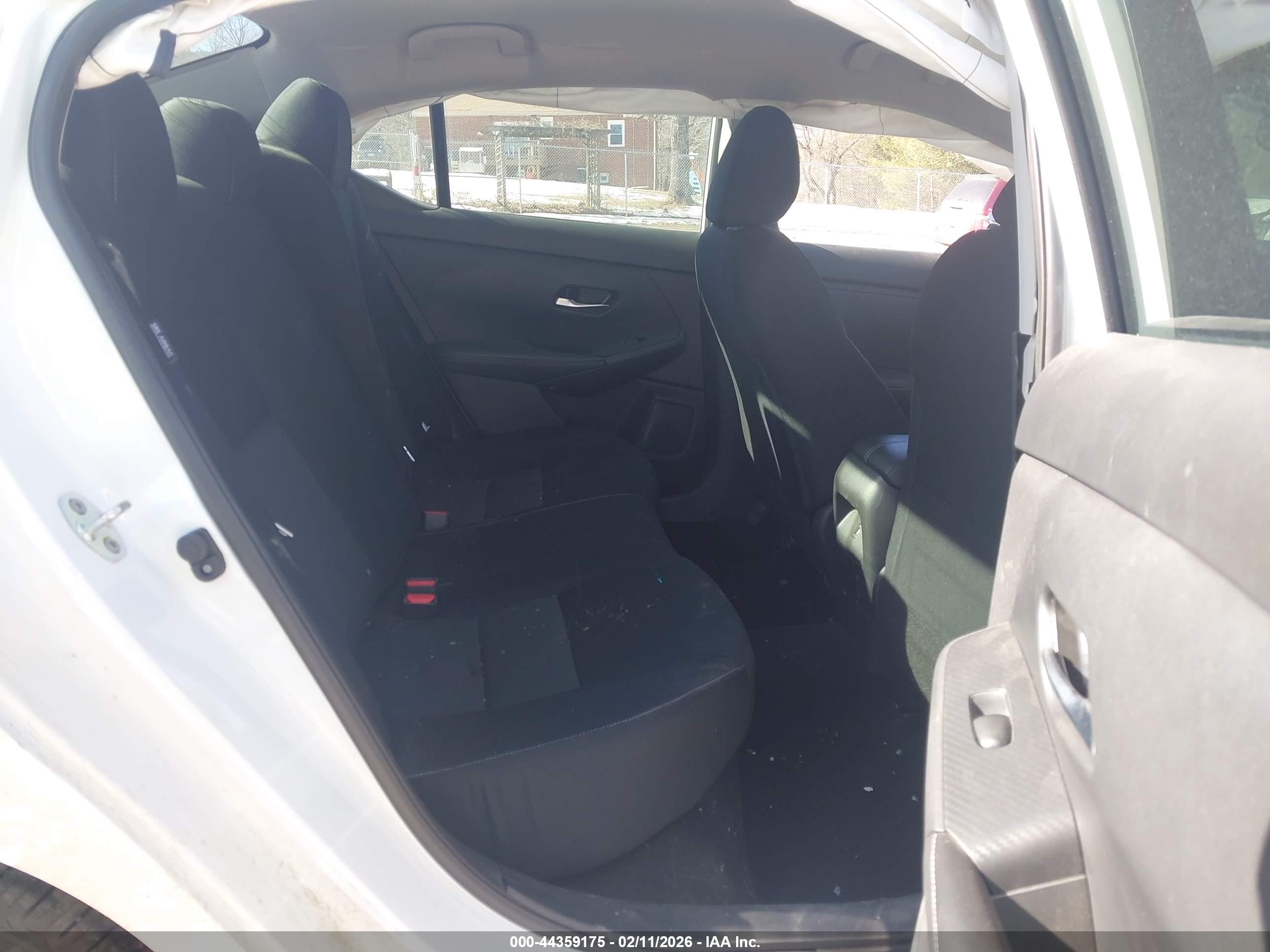 NISSAN SENTRA image 8