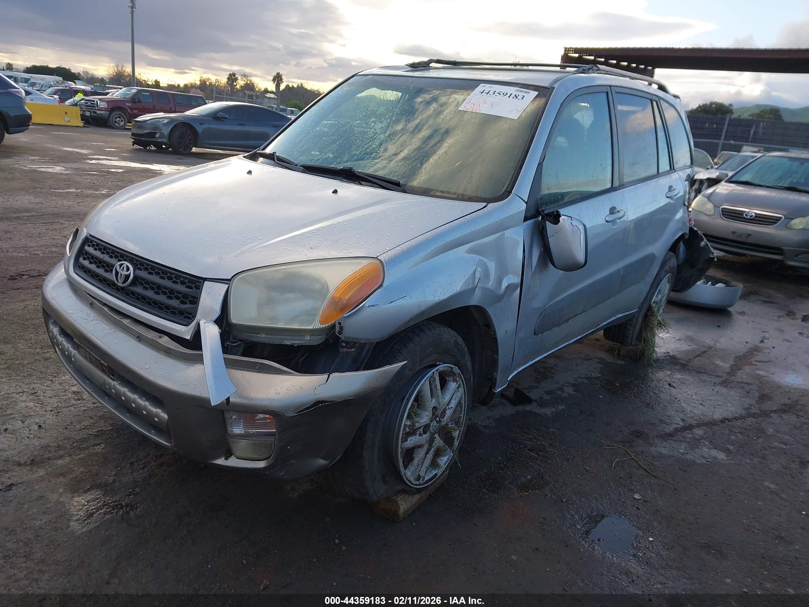 TOYOTA RAV4 image 2