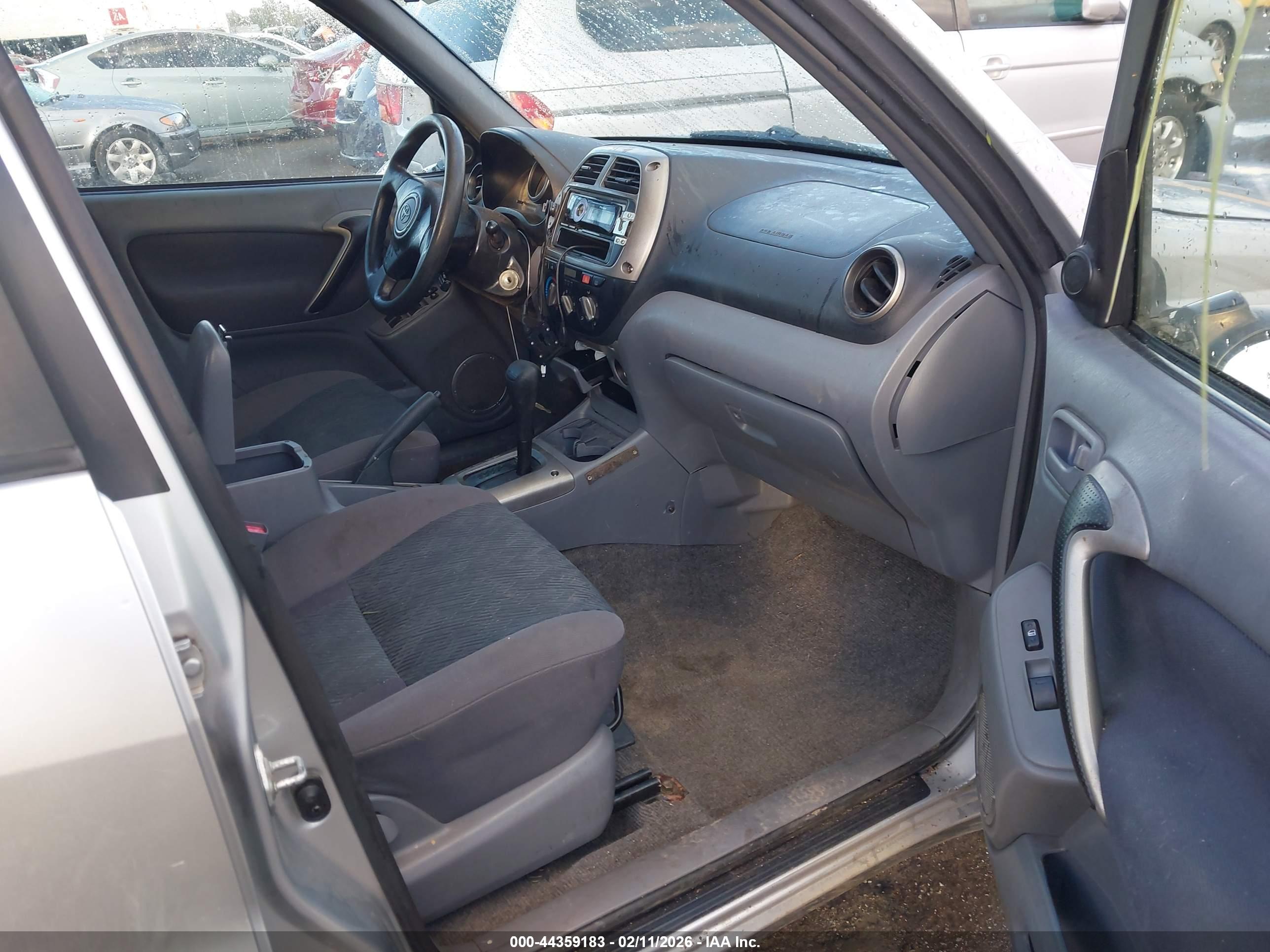 TOYOTA RAV4 image 5
