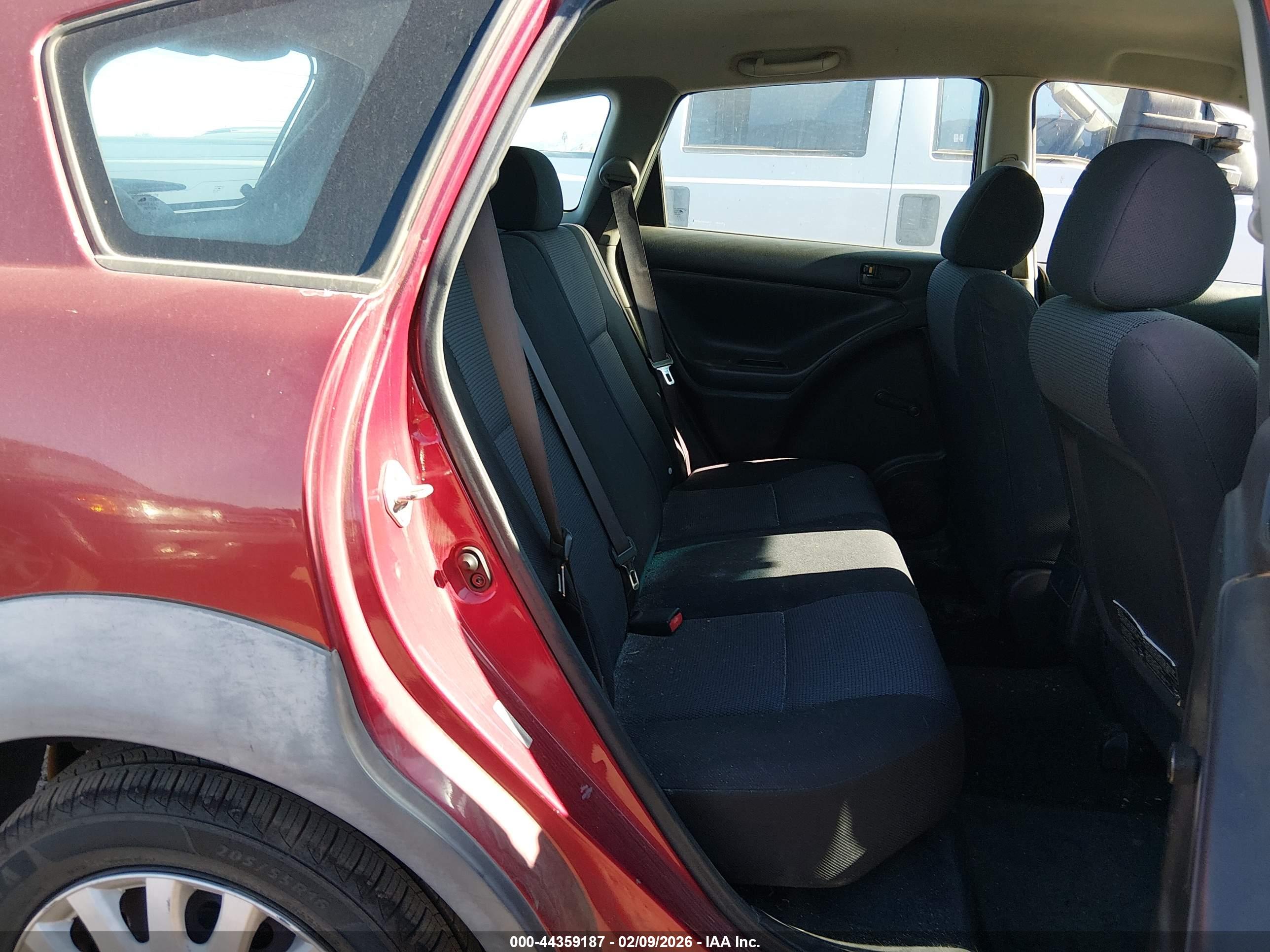 PONTIAC VIBE image 8