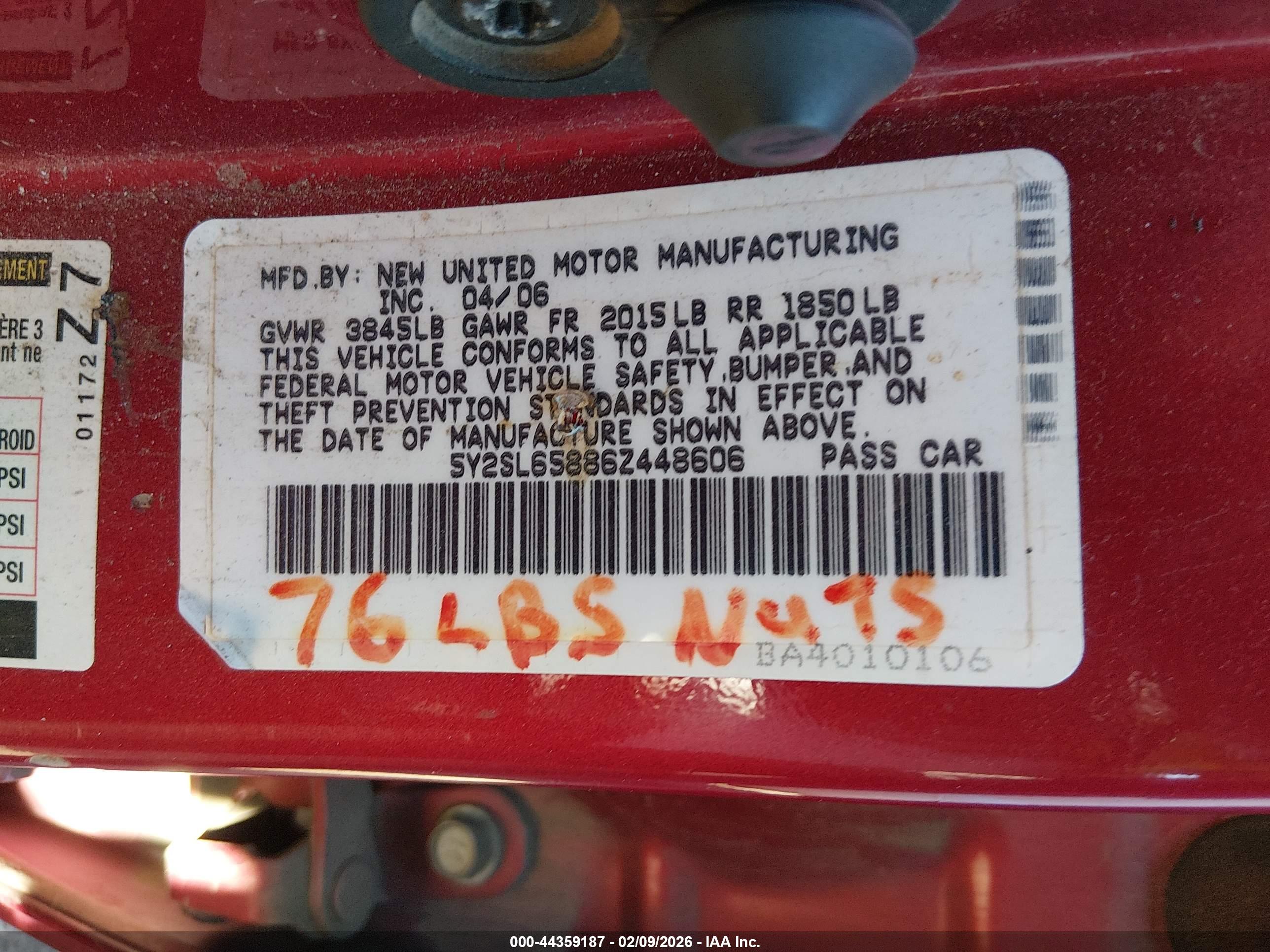 PONTIAC VIBE image 9